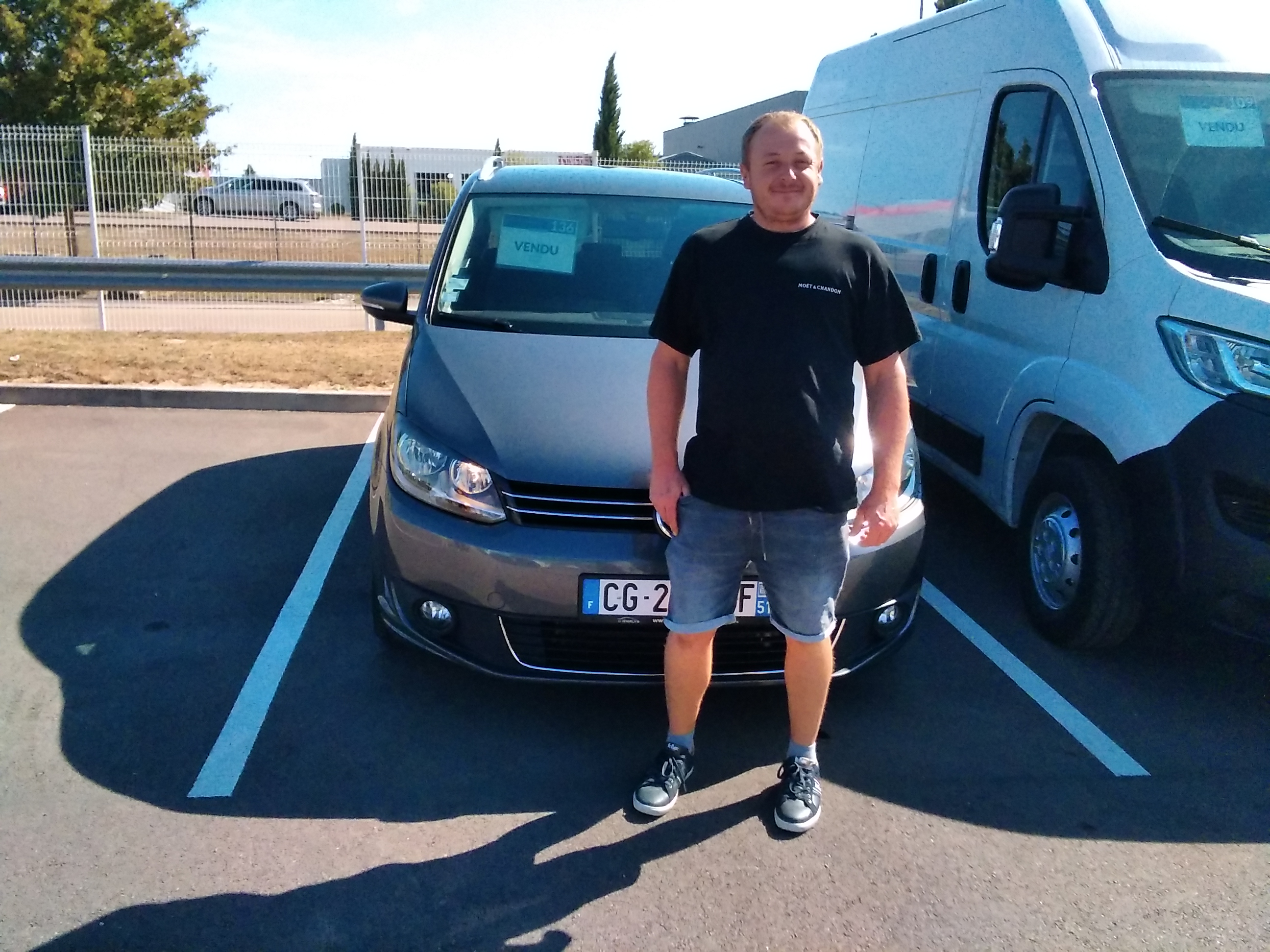 Avis-mandataire-auto-Emotors-Volkswagen-Touran-2-0-tdi-140-fap-confortline-dsg6.