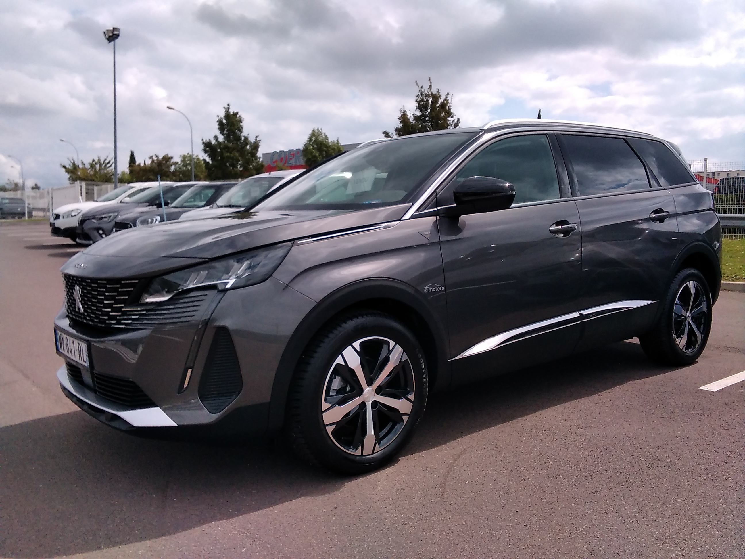 Avis-mandataire-auto-Emotors-Peugeot-5008-Roadtrip-puretech-130-s-s-eat8-plus-grip-control.