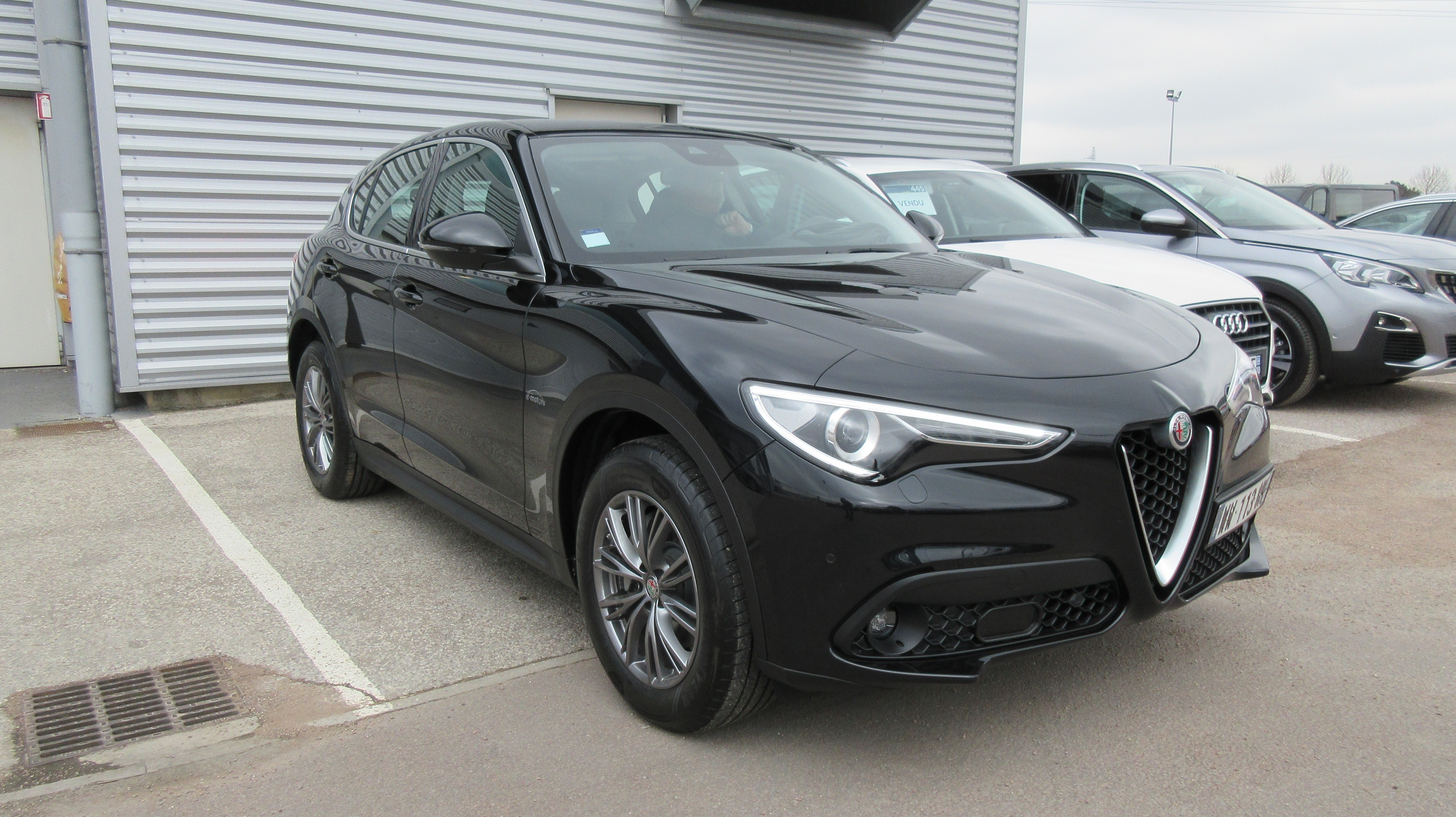 Avis-mandataire-auto-Emotors-Alfa romeo-Stelvio-Super-jtdm-210-q4-at8-4x4.