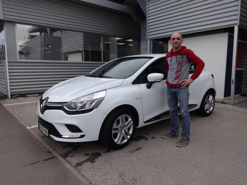 Avis-mandataire-auto-Emotors-Renault-Clio-Zen-1-2-16v-75.