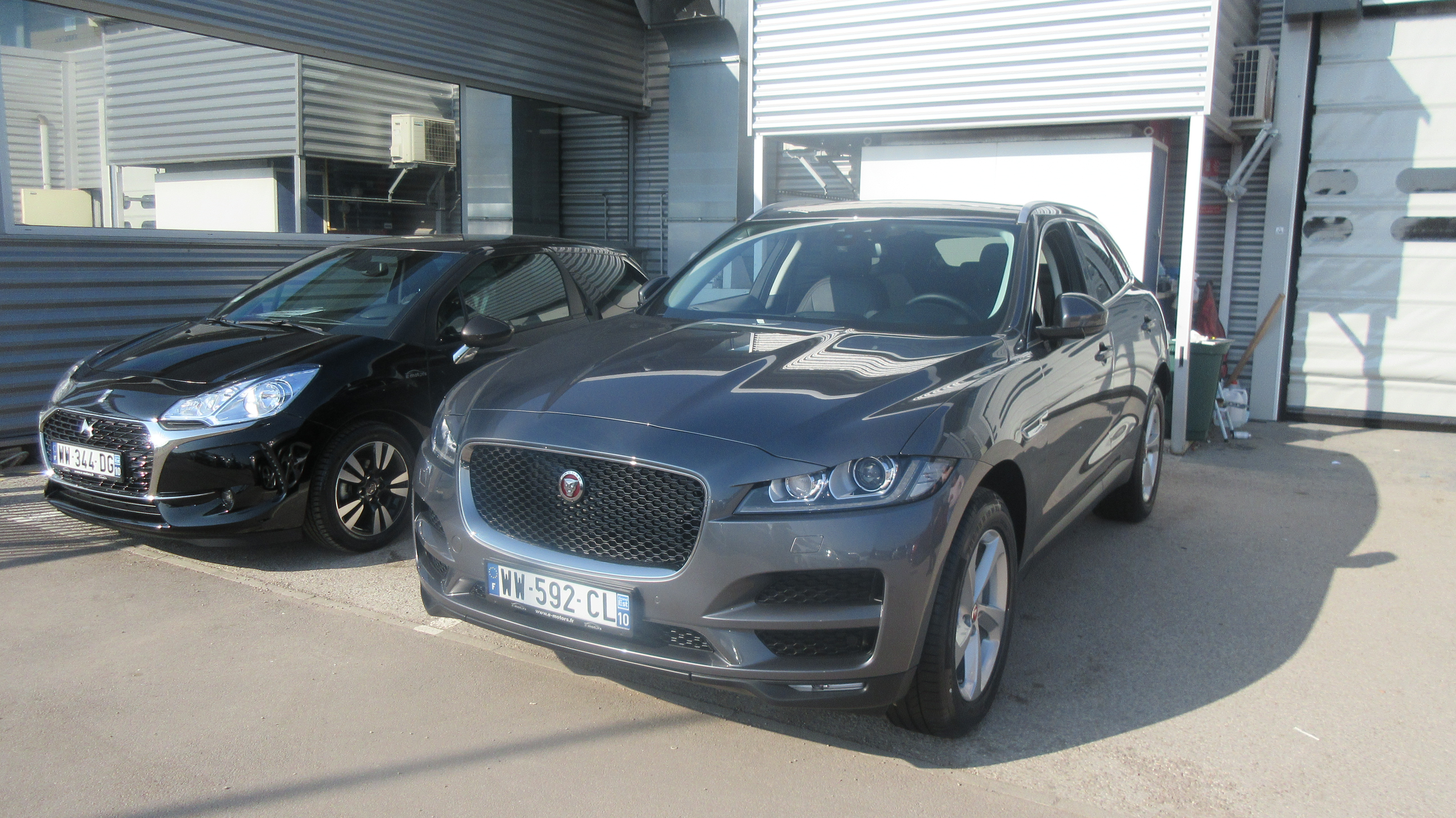 Avis-mandataire-auto-Emotors-Jaguar-F-pace-Prestige-d-180-4x4-bva8-plus-cuir-virtual-cockpit.