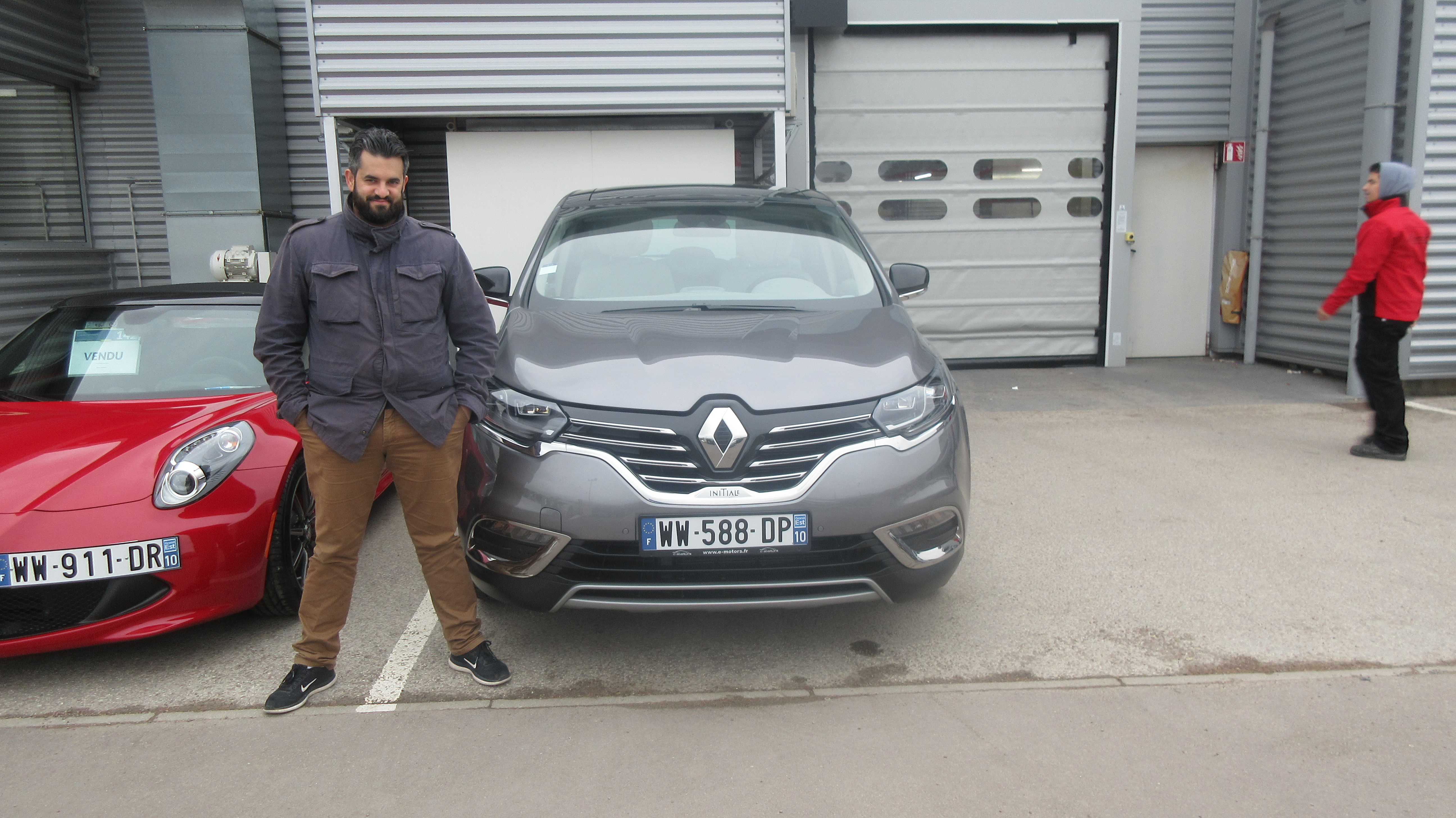 Avis-mandataire-auto-Emotors-Renault-Espace-Initiale-paris-dci-160-edc-7places-plus-toit-vitr-cuir-cama-eux.