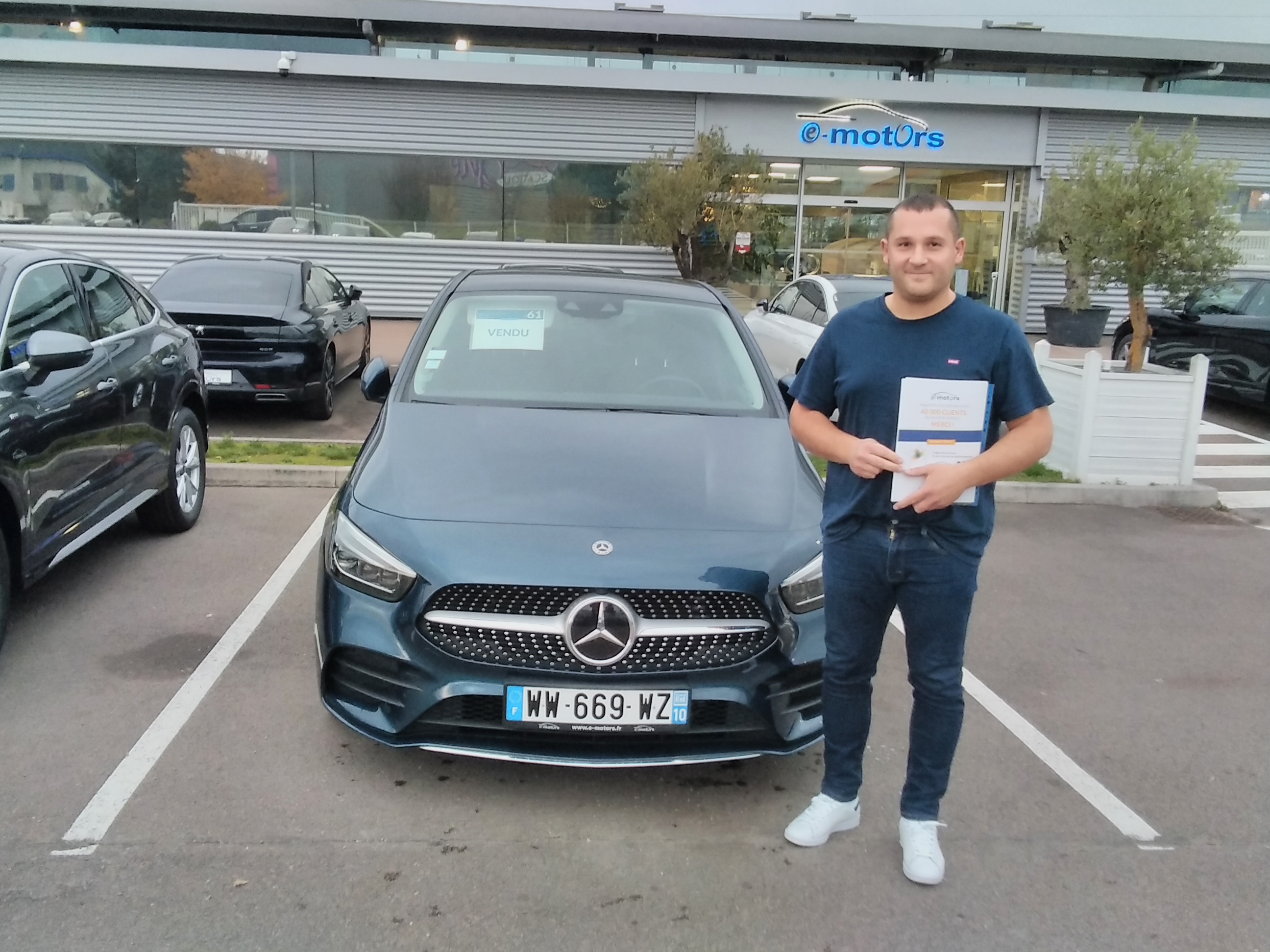 Avis-mandataire-auto-Emotors-Mercedes-Classe-b-220-d-amg-line-8-g-dct-plus-cam-ra-360.