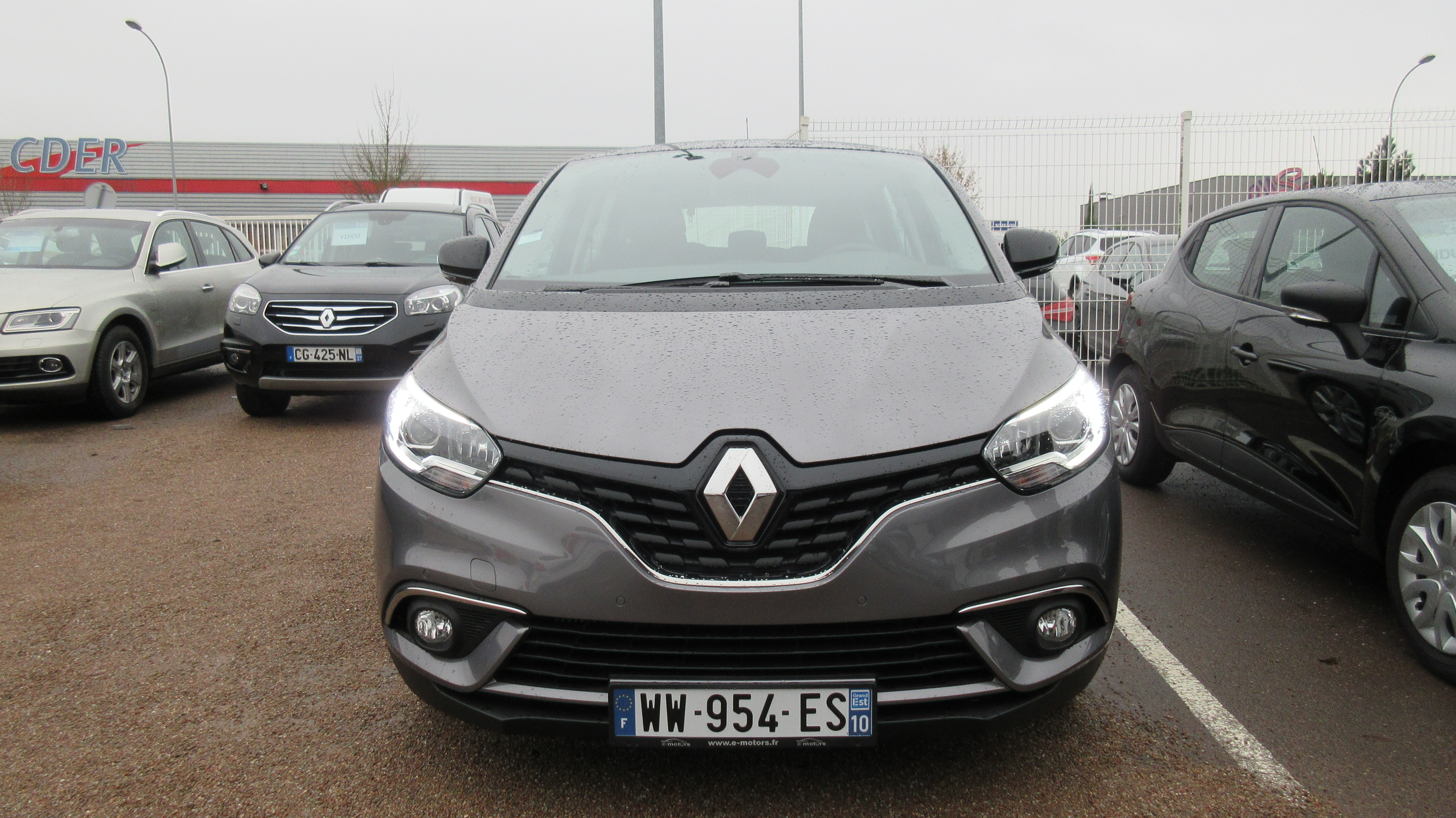 Avis-mandataire-auto-Emotors-Renault-Scenic-Zen-tce-140-energy-plus-gps.