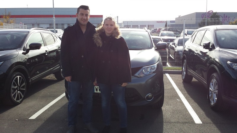 Avis-mandataire-auto-Emotors--Nissan-qashqai-connect-edition-dci-130-xtronic-4x2-plus-toit-vitr-.