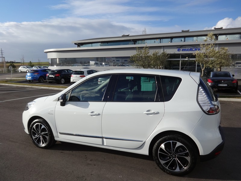 Avis-mandataire-auto-Emotors--Renault-scenic-iii-bose-dci-130-energy-.