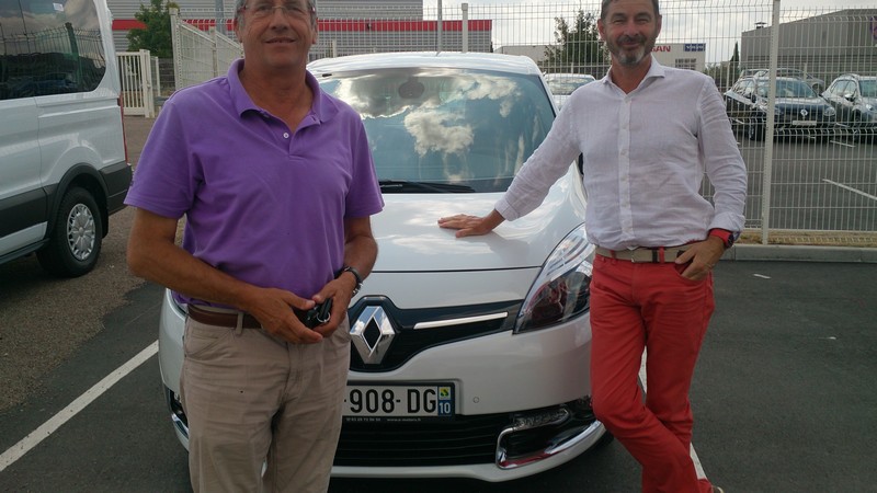 Avis-mandataire-auto-Emotors--Renault-scenic-iii-bose-tce-130-energy-.