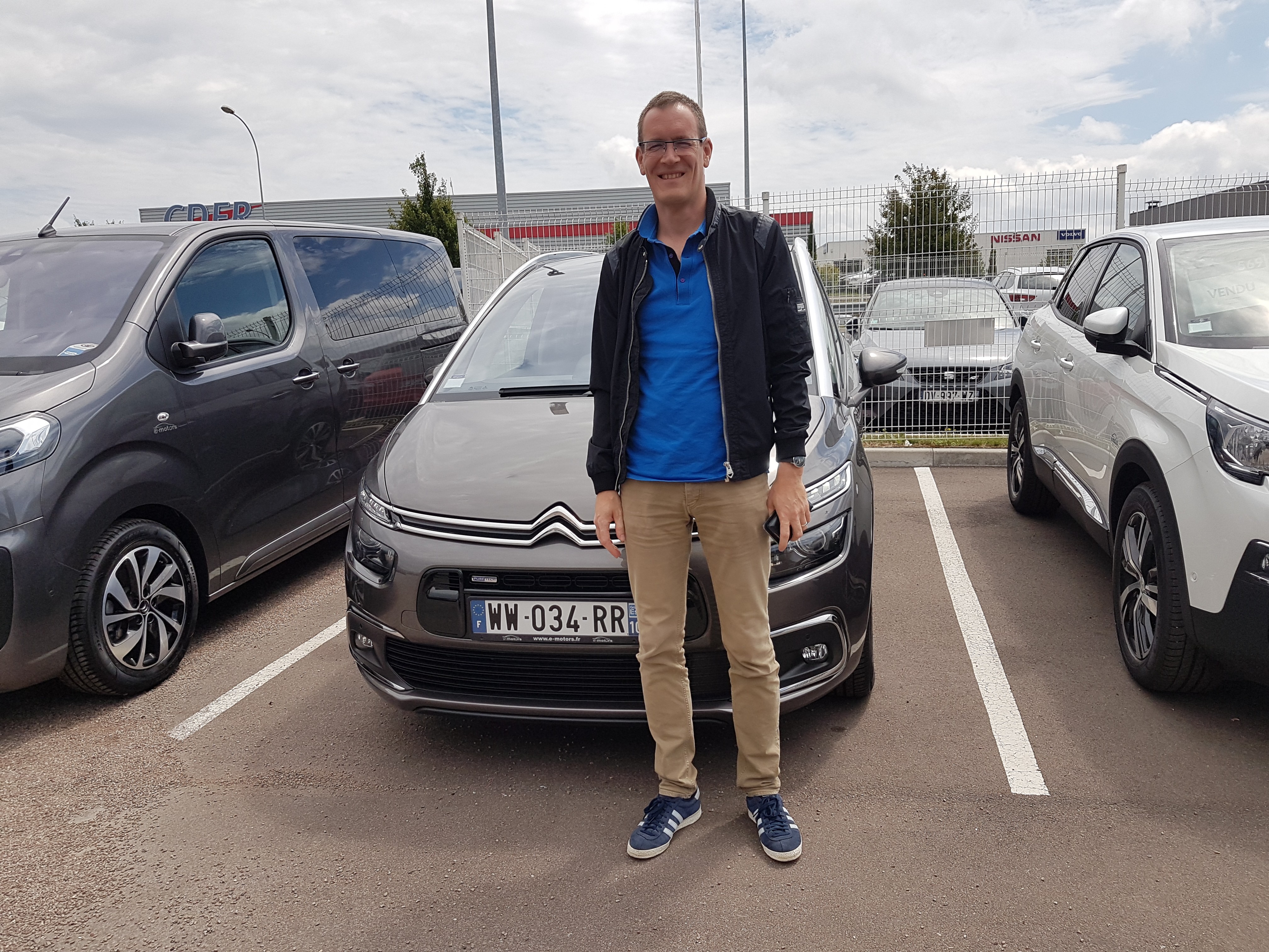 Avis-mandataire-auto-Emotors-Citroen-Grand-c4-picasso-Shine-puretech-130.