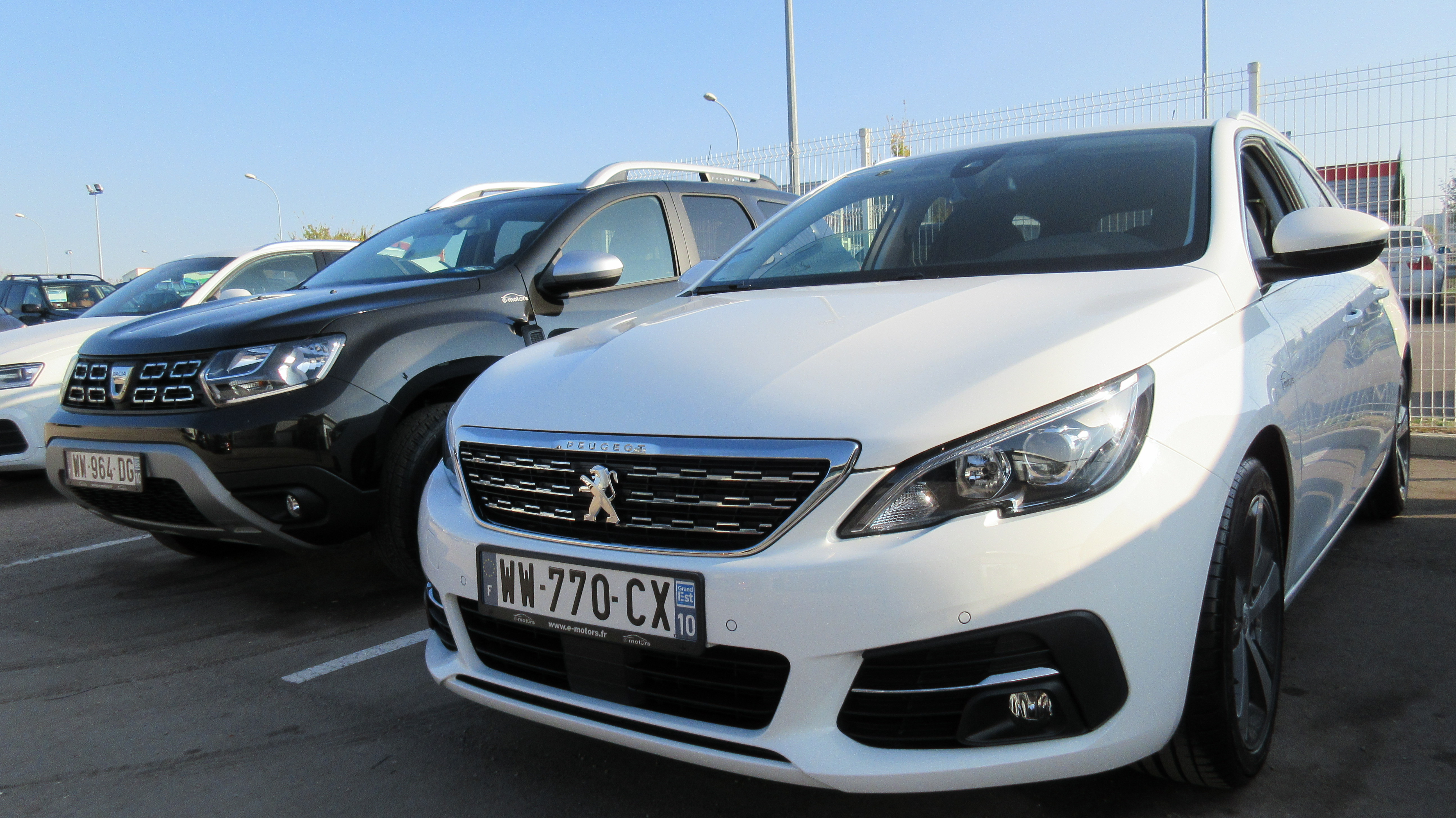 Avis-mandataire-auto-Emotors-Peugeot-308-sw-Allure-bluehdi-130-s-s-plus-jantes-17.