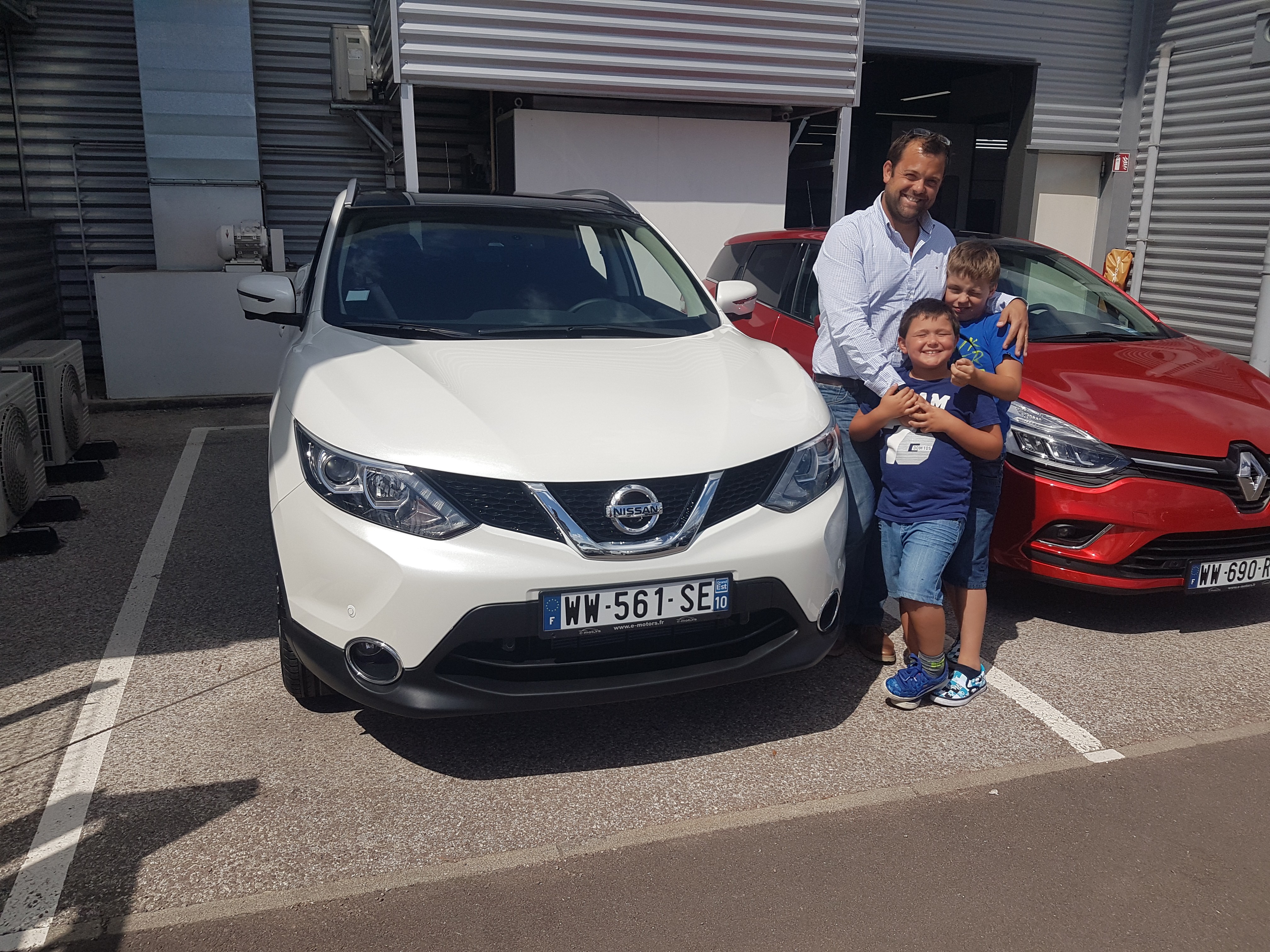 Avis-mandataire-auto-Emotors-Nissan-Qashqai-N-connecta-dig-t-115-4x2-plus-pack-design.