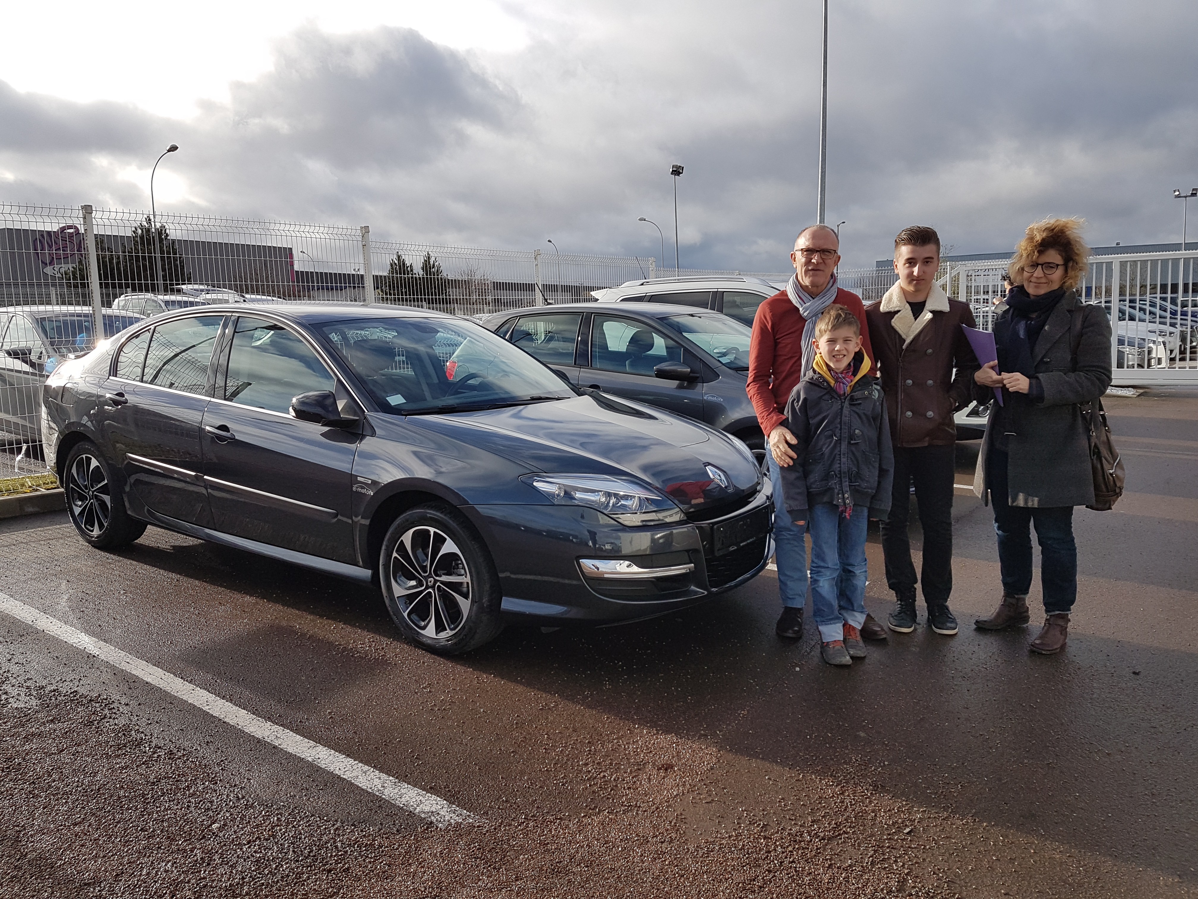 Avis-mandataire-auto-Emotors-Renault-Laguna-Bose-dci-130.