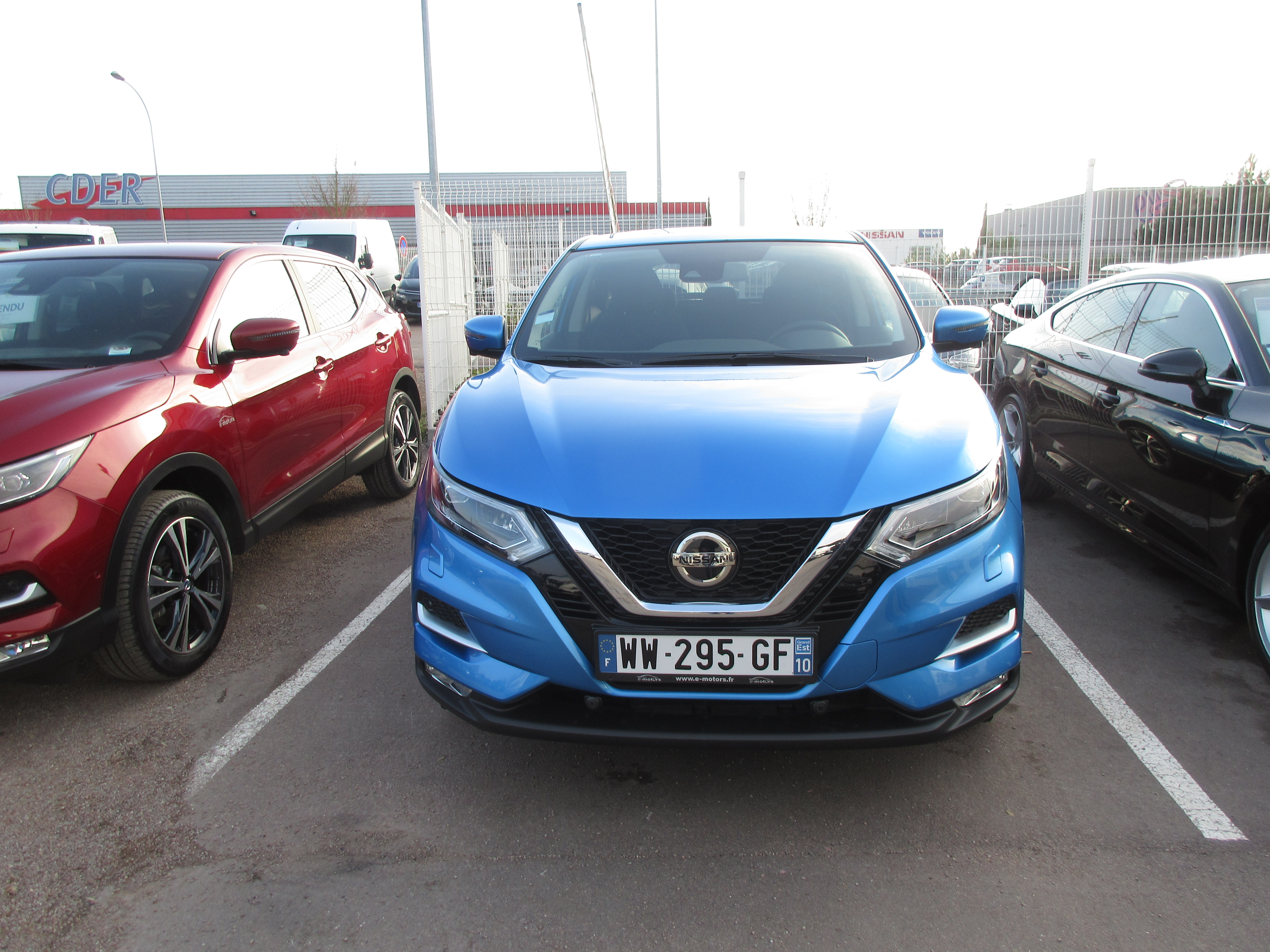 Avis-mandataire-auto-Emotors-Nissan-Qashqai-N-connecta-dci-130-4x2-plus-phares-led.