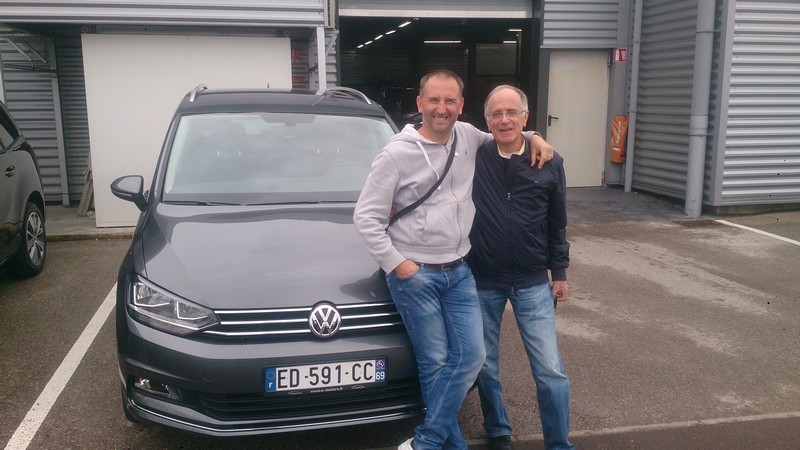 Avis-mandataire-auto-Emotors-Volkswagen-Touran-Carat-tsi-150-5pl.