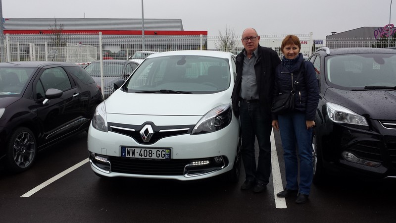 Avis-mandataire-auto-Emotors--Renault-scenic-iii-bose-dci-110-edc-.