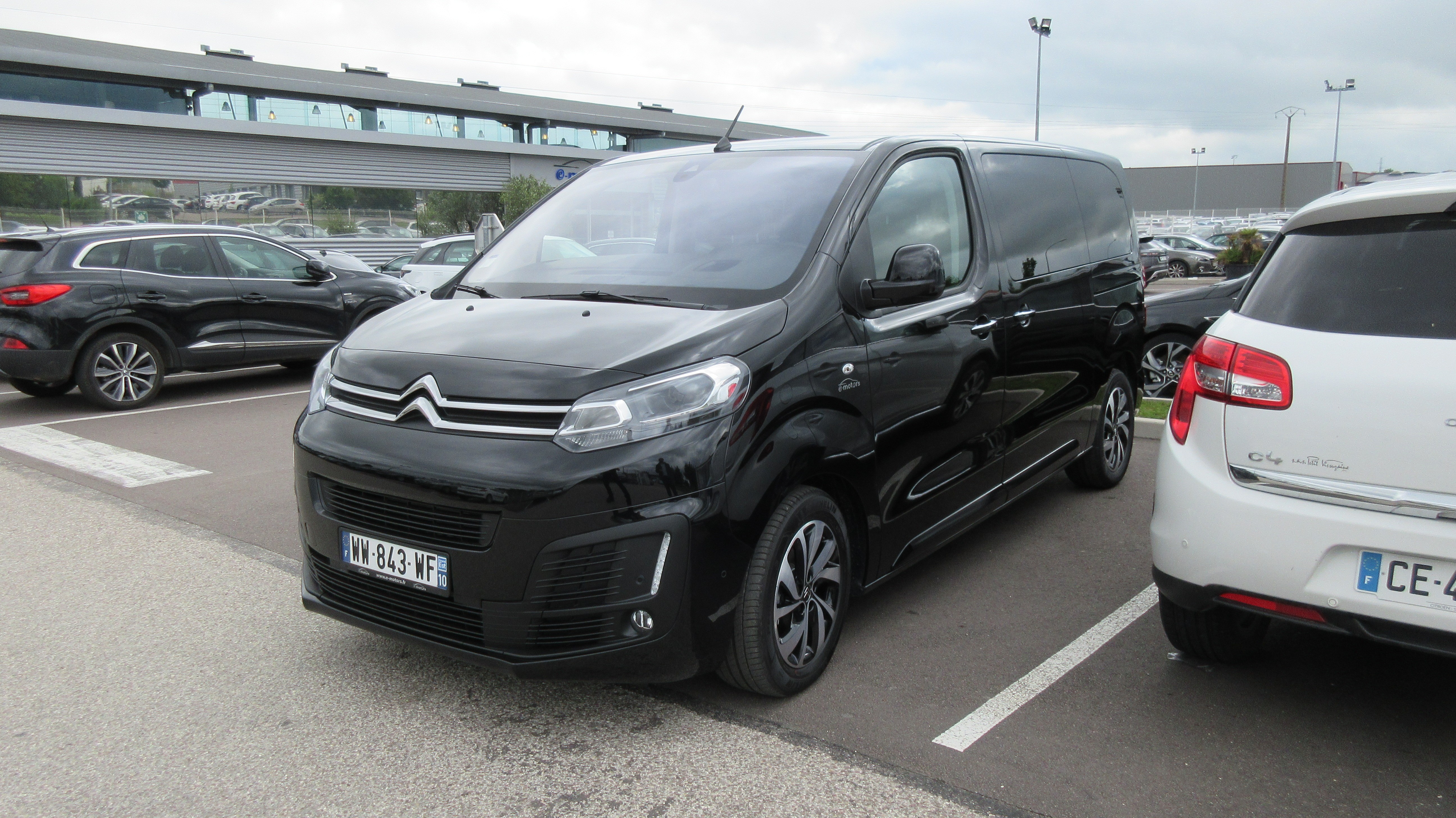 Avis-mandataire-auto-Emotors-Citroen-Spacetourer-Shine-m-bluehdi-180-s-s-eat6.