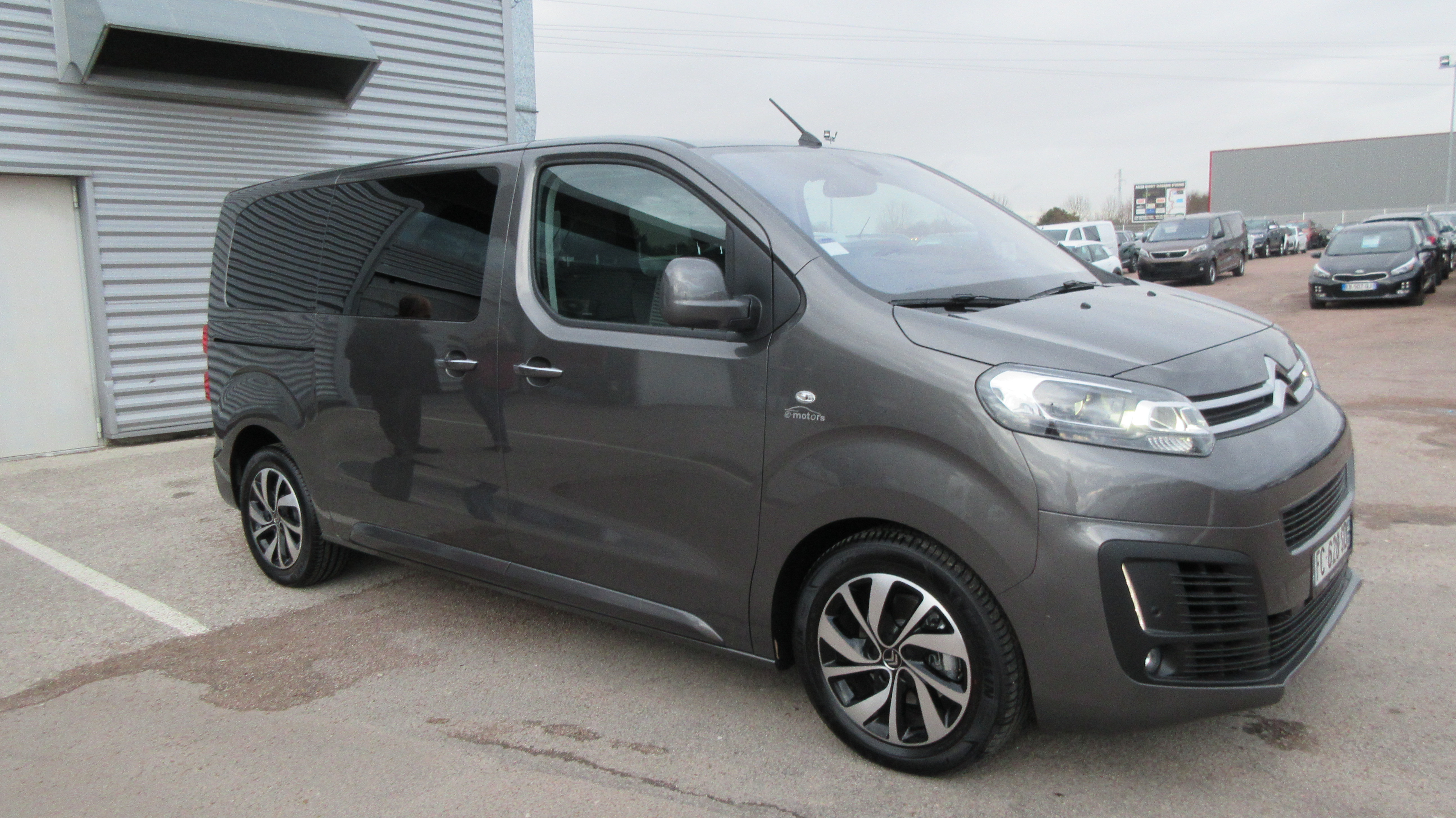 Avis-mandataire-auto-Emotors-Citroen-Spacetourer-Shine-m-bluehdi-180-s-s-eat6.