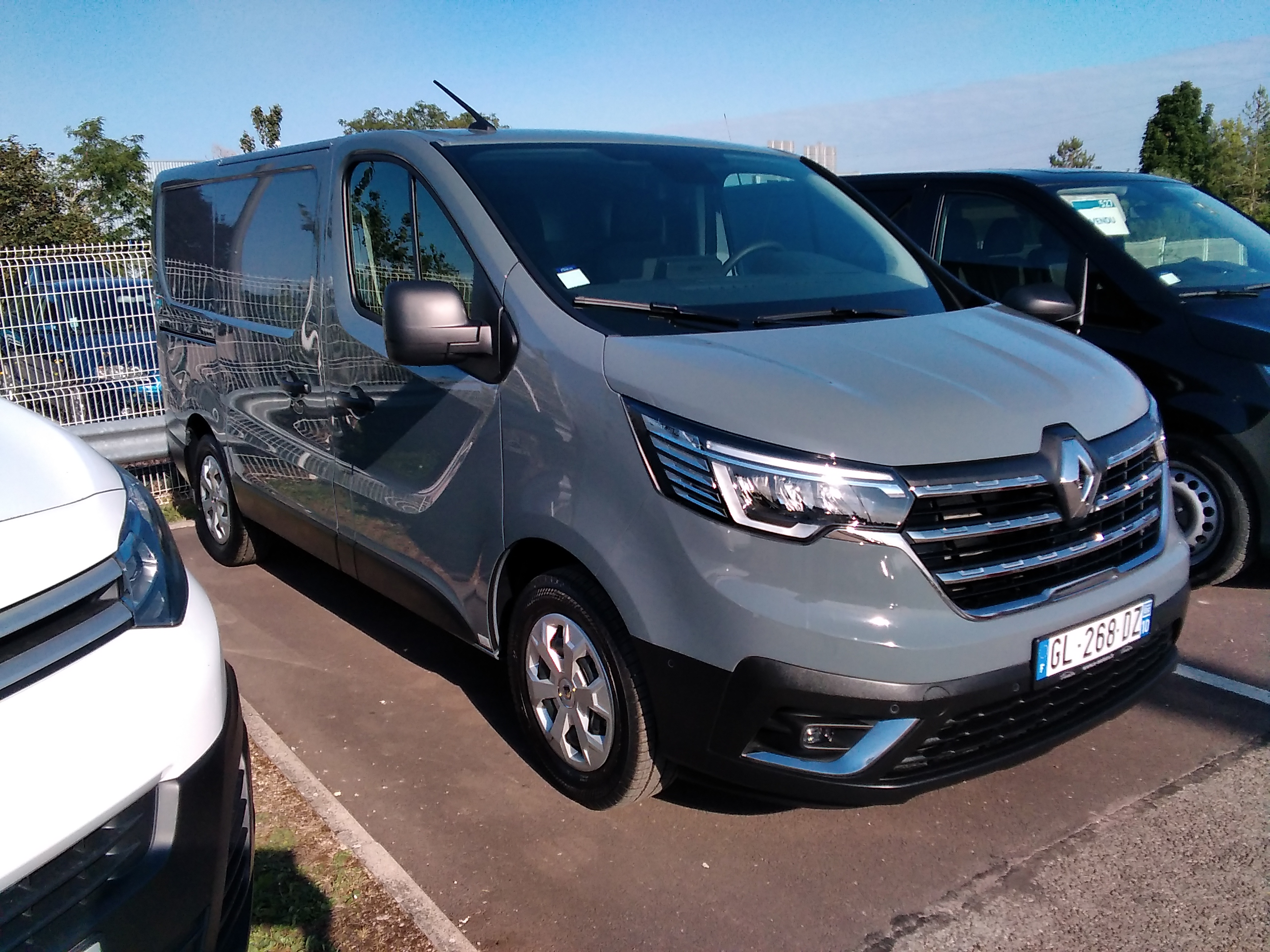 Avis-mandataire-auto-Emotors-Renault-Trafic-fourgon-L1h1-grand-confort-2800kg-bluedci-130.