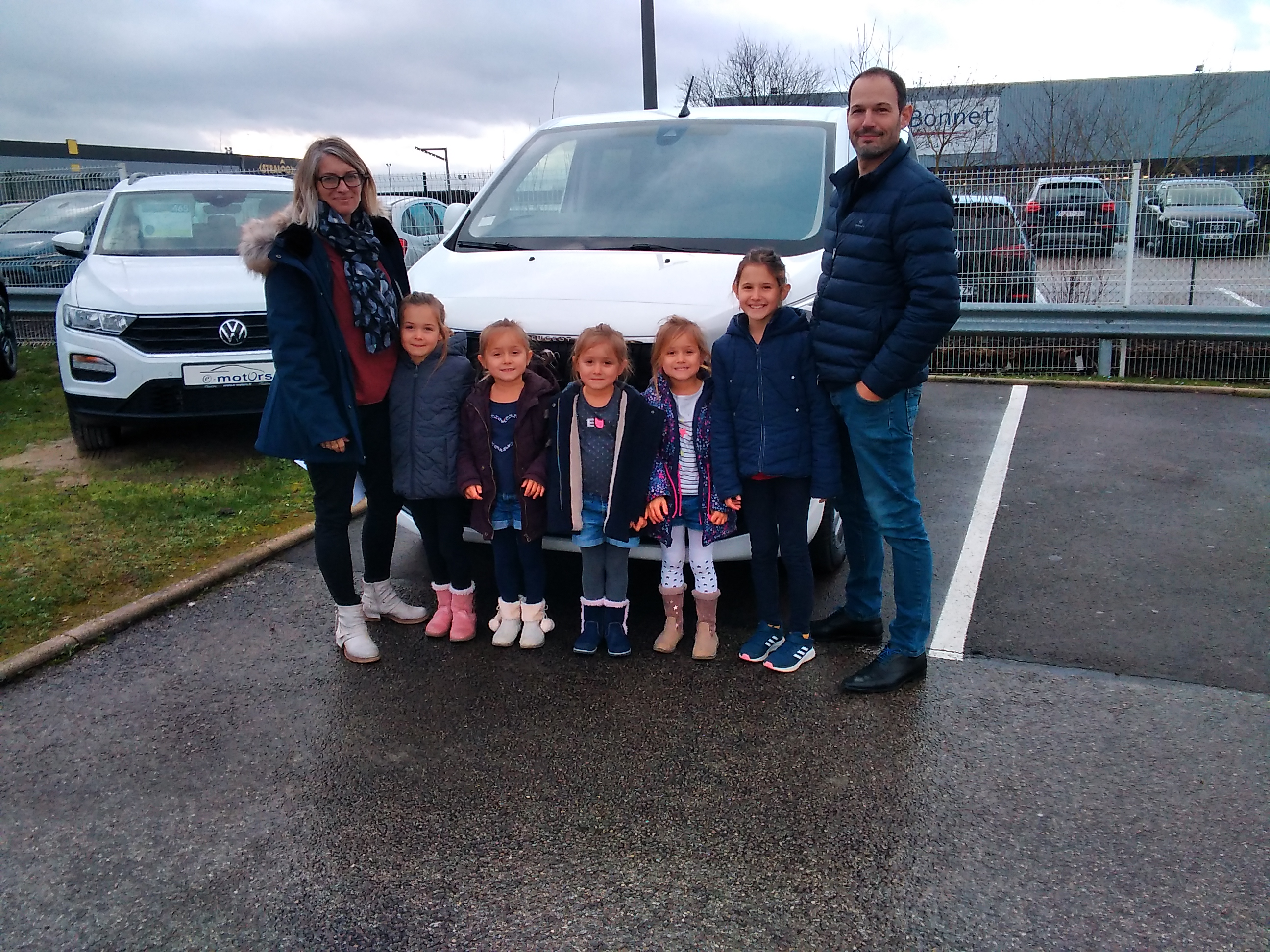 Avis-mandataire-auto-Emotors-Peugeot-Traveller-Standard-active-bluehdi-150-s-s-8-places-plus-pack-visiopark-1.