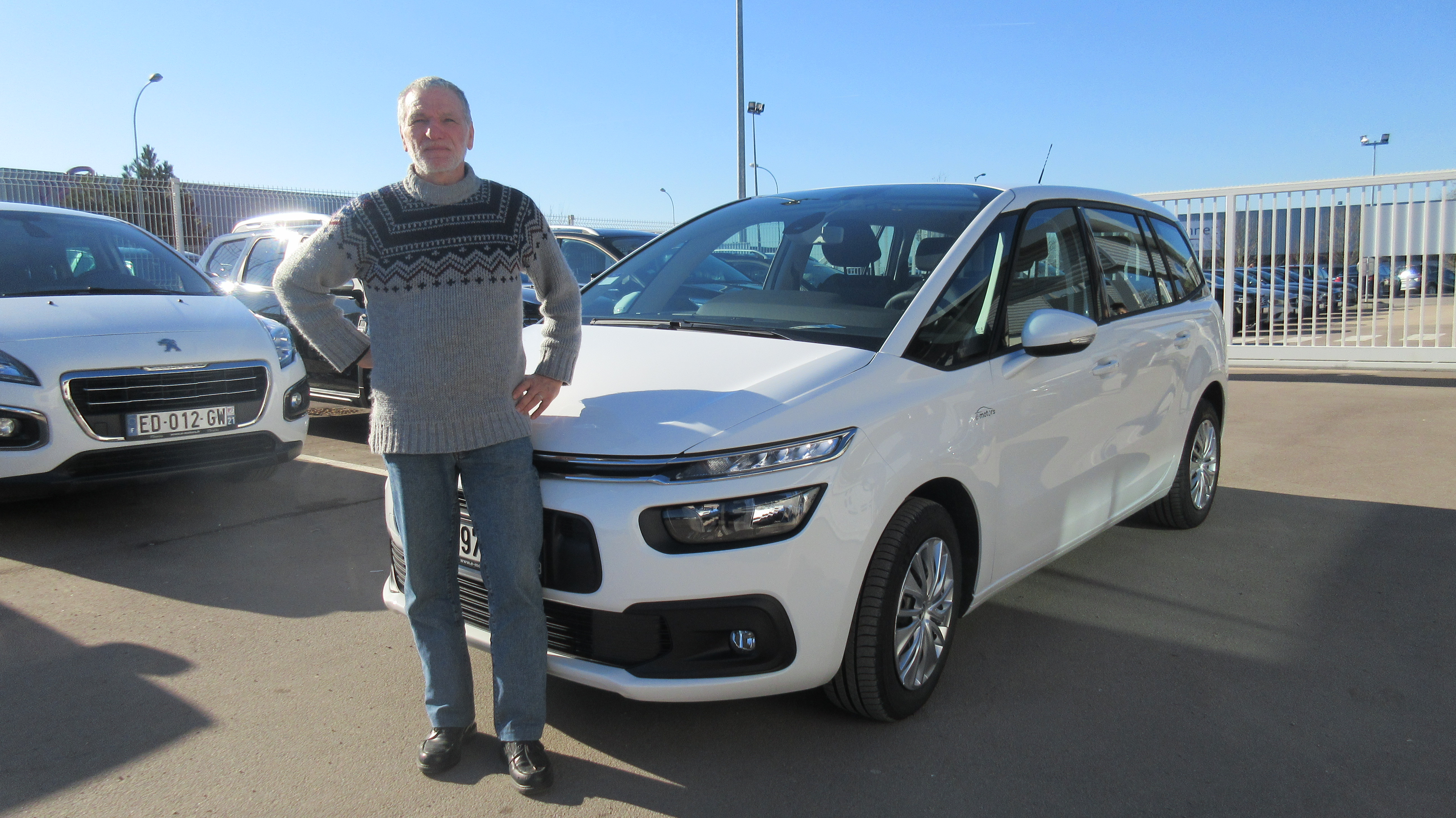 Avis-mandataire-auto-Emotors-Citroen-Grand-c4-spacetourer-Puretech-130-s-s-live-5p.