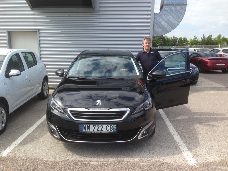 Avis-mandataire-auto-Emotors--Peugeot-308-sw-allure-e-hdi-115-plus-toit-vitr-.