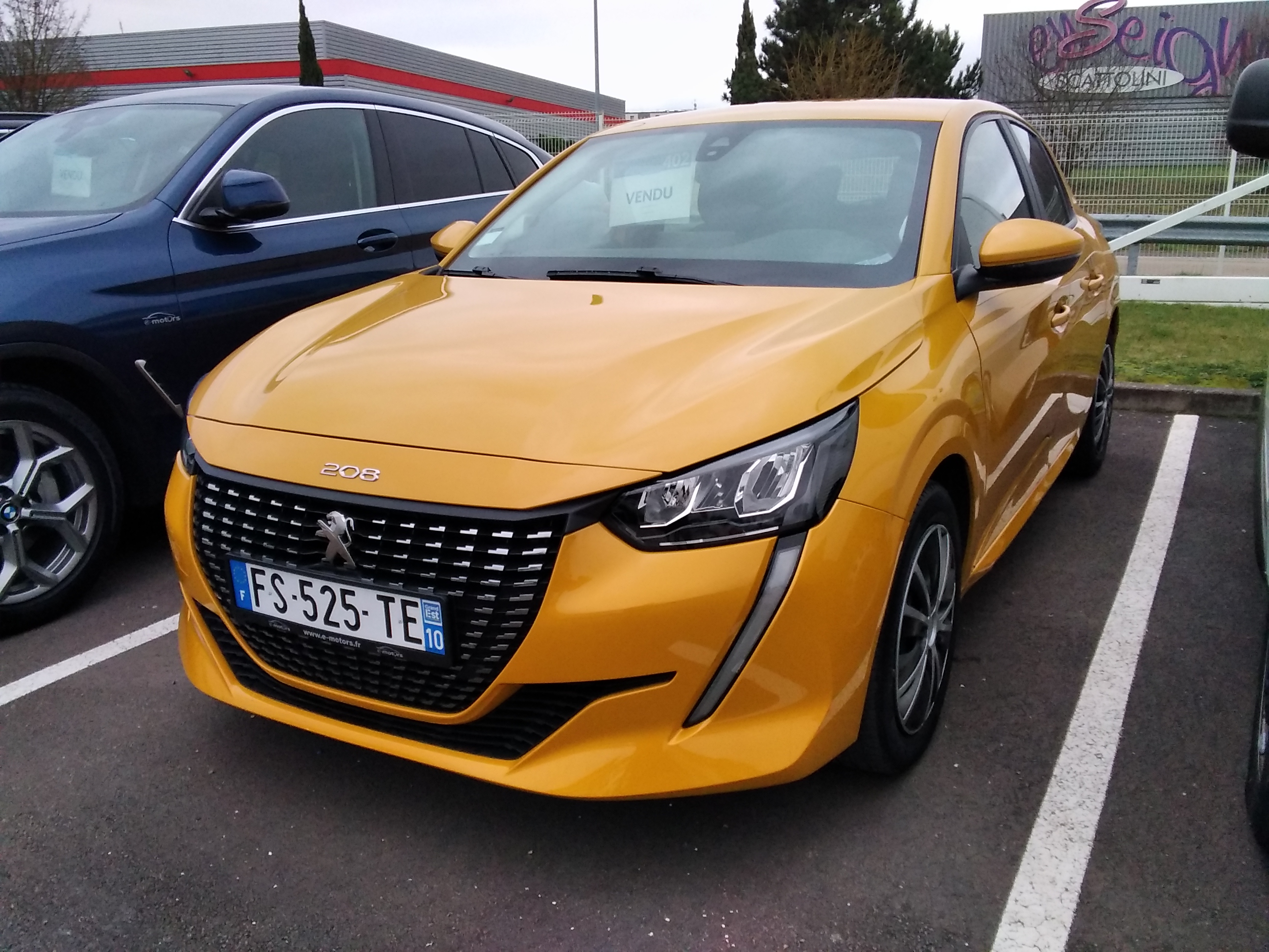 Avis-mandataire-auto-Emotors-Peugeot-208-Bluehdi-100-active-plus-pdc-ar-plus-gps.