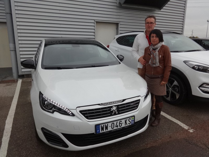 Avis-mandataire-auto-Emotors-Peugeot-308-Gt-thp-205-plus-toit-vitr.