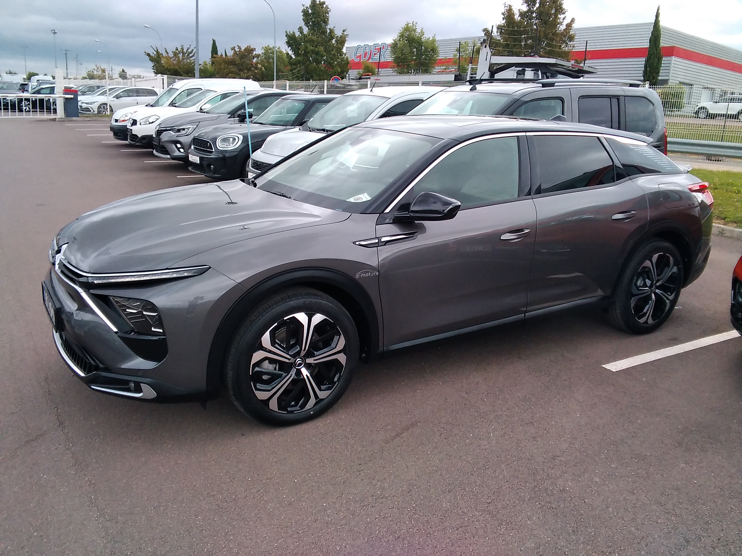 Avis-mandataire-auto-Emotors-Citroen-C5-x-Hybride-rechargeable-225-s-s-e-eat8-shine-pack-plus-toit-ouvrant-vitr-plus-hifi-system.