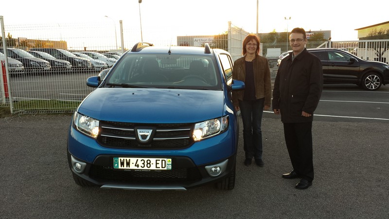 Avis-mandataire-auto-Emotors--Dacia-sandero-stepway-prestige-tce-90-.