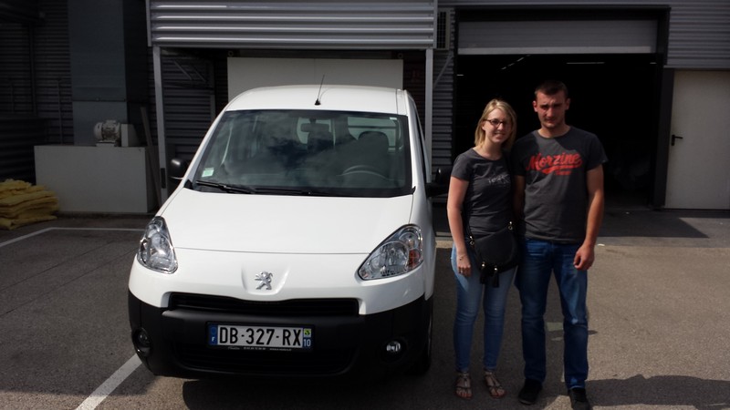 Avis-mandataire-auto-Emotors--Peugeot-partner-fgn-utilitaire-3-places-pack-cd-clim-120-l1-hdi-90-.