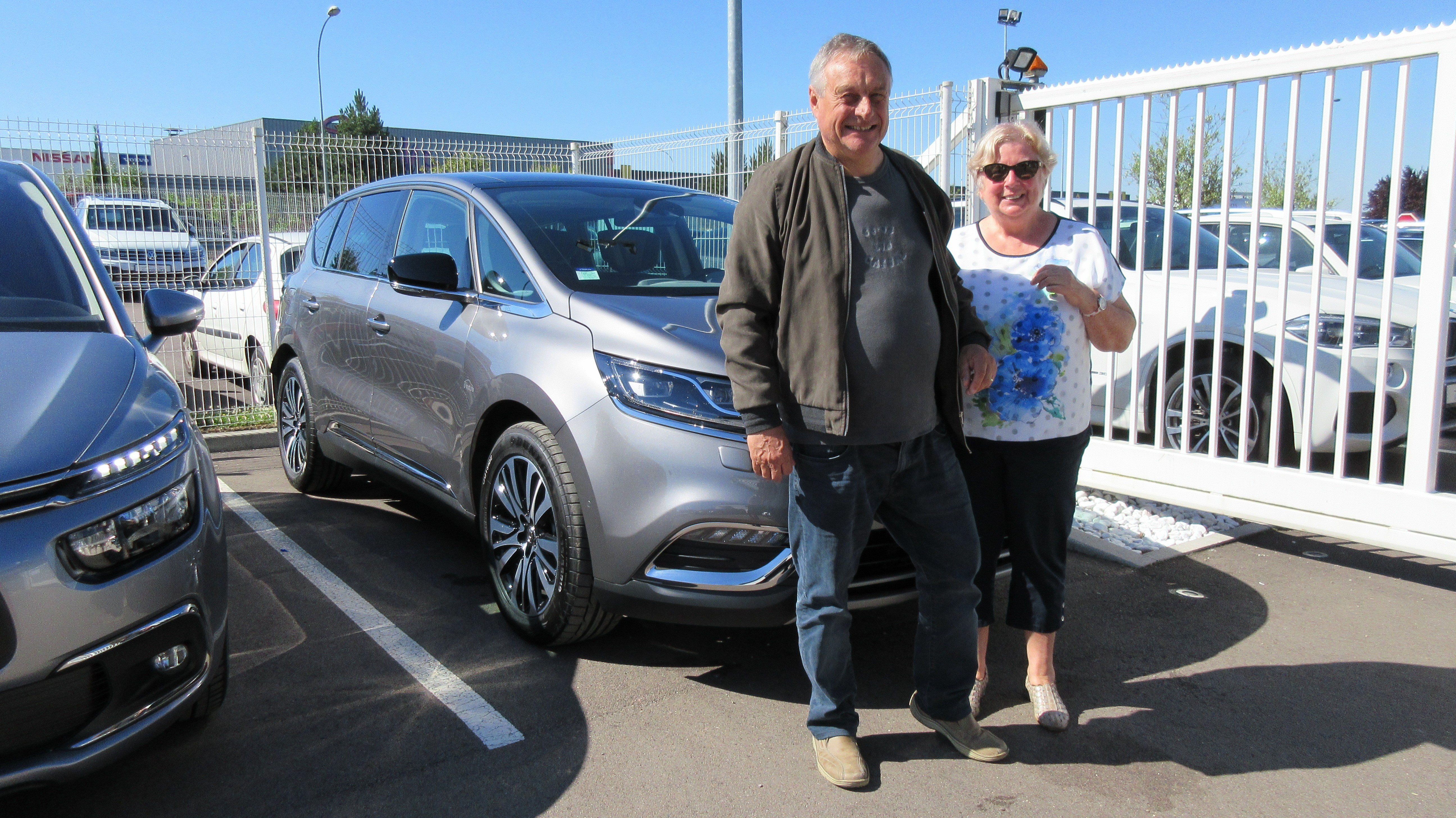 Avis-mandataire-auto-Emotors-Renault-Espace-Initiale-paris-dci-160-energy-edc-7places-plus-toit-vitr.