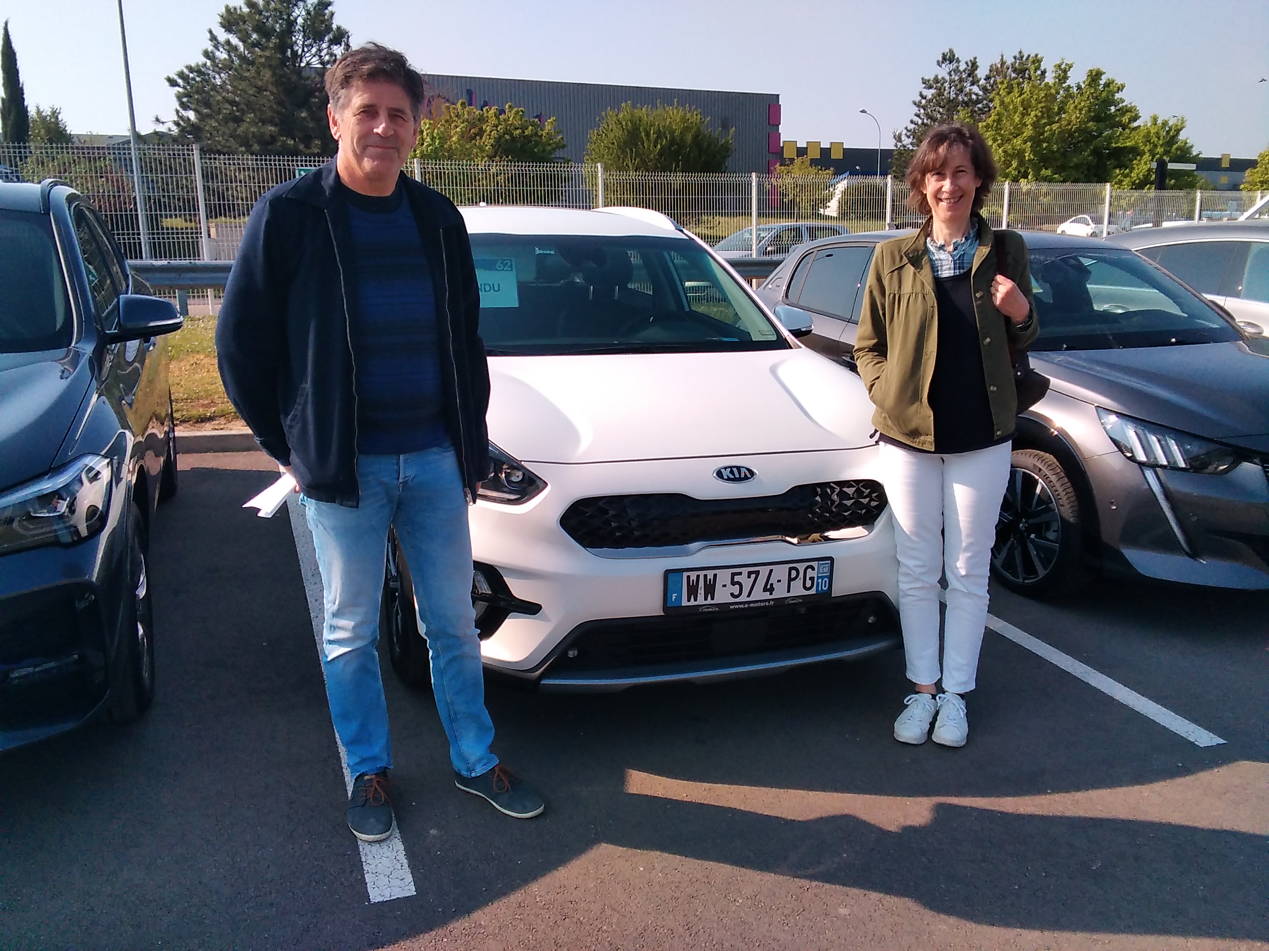 Avis-mandataire-auto-Emotors-Kia-Niro-1-6-gdi-hybride-141-dct6.