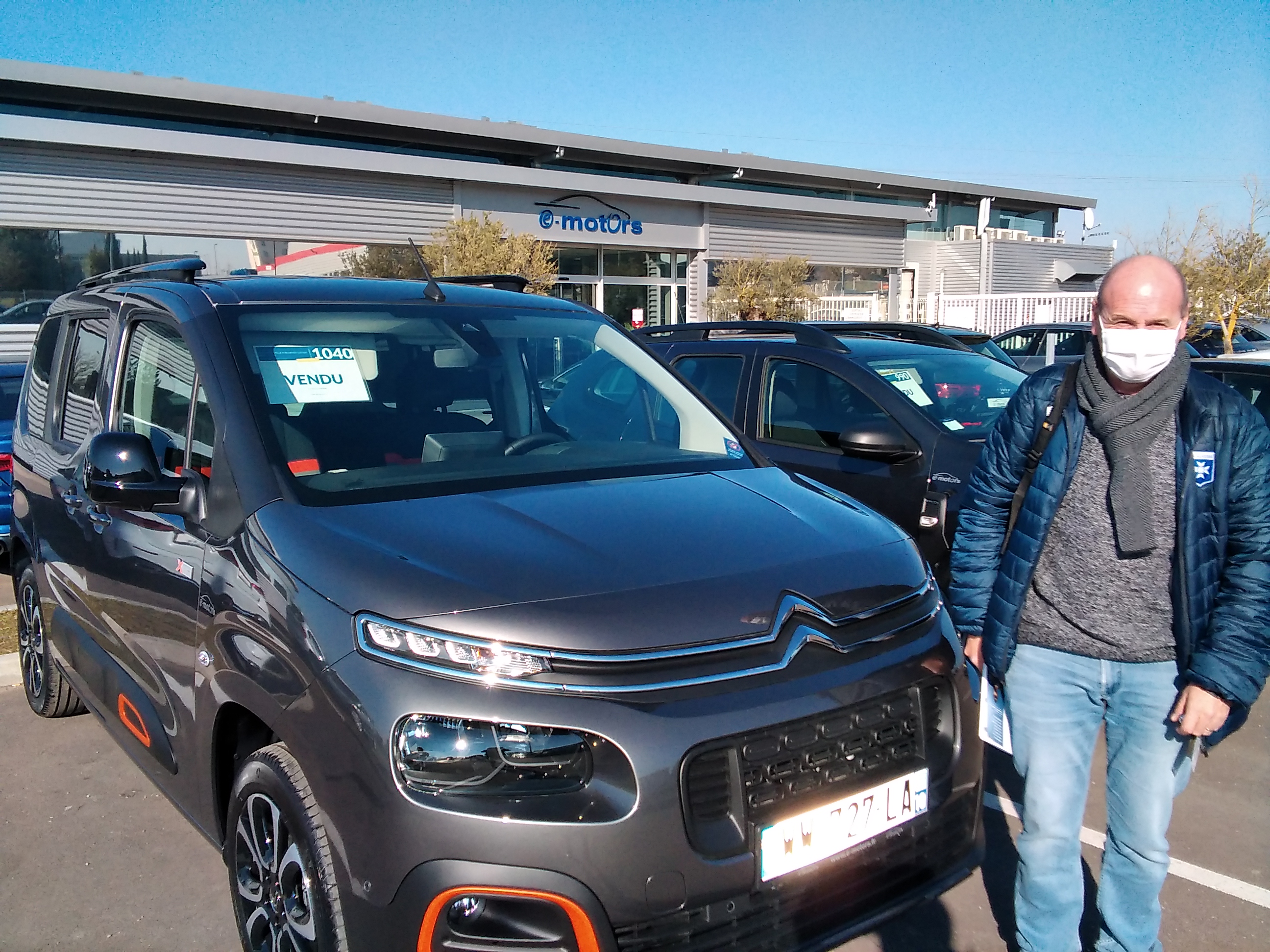 Avis-mandataire-auto-Emotors-Citroen-Berlingo-Taille-m-bluehdi-130-s-s-eat8-shine.