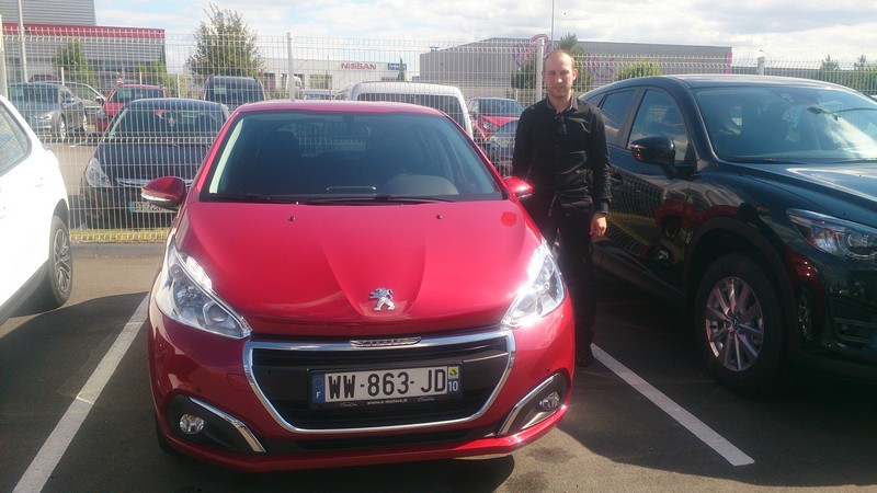 Avis-mandataire-auto-Emotors-Peugeot-208-Active-bluehdi-75-5p.