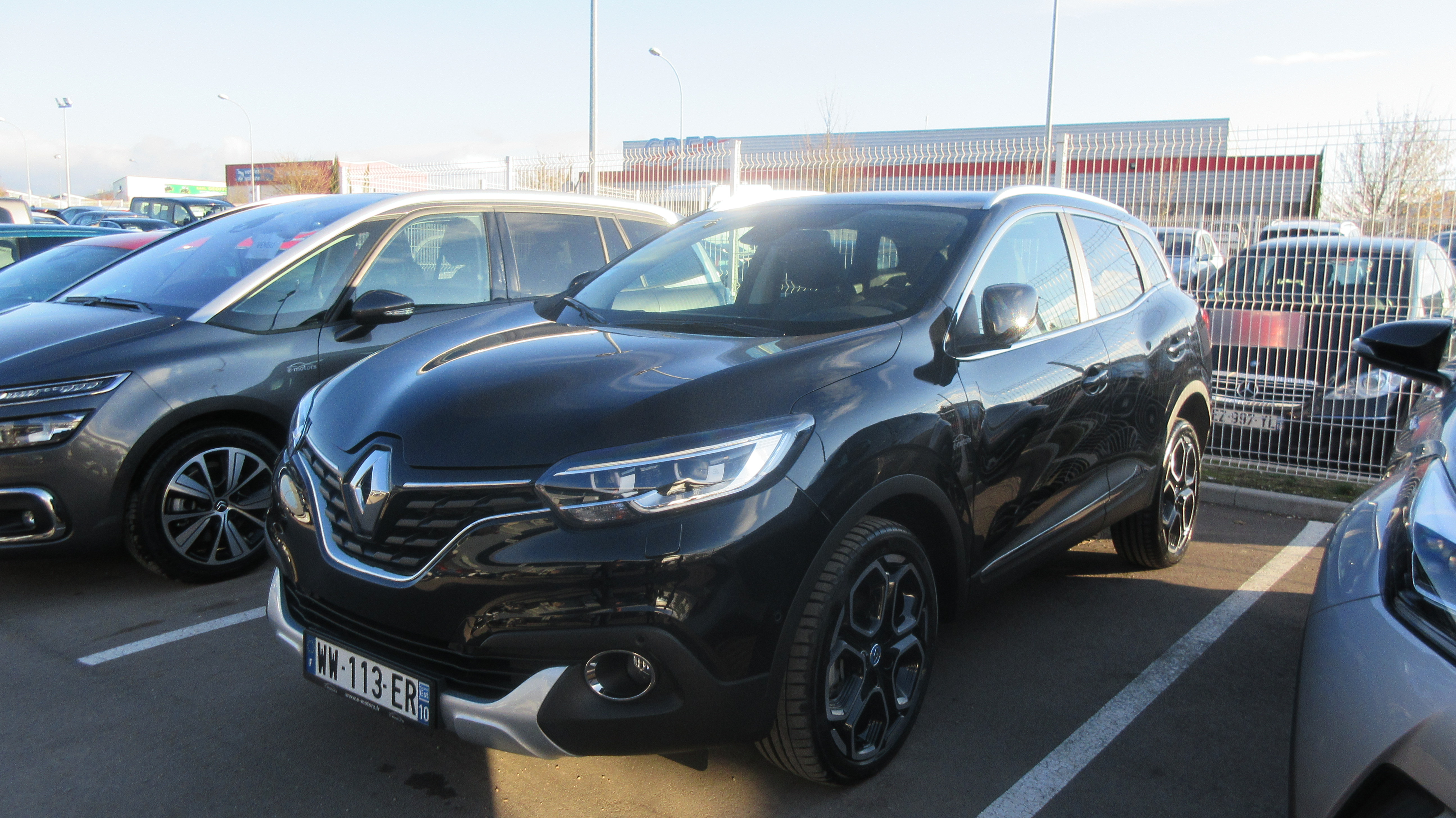 Avis-mandataire-auto-Emotors-Renault-Kadjar-Intens-dci-130-4x4-plus-bose-toit-vitr-cuir.