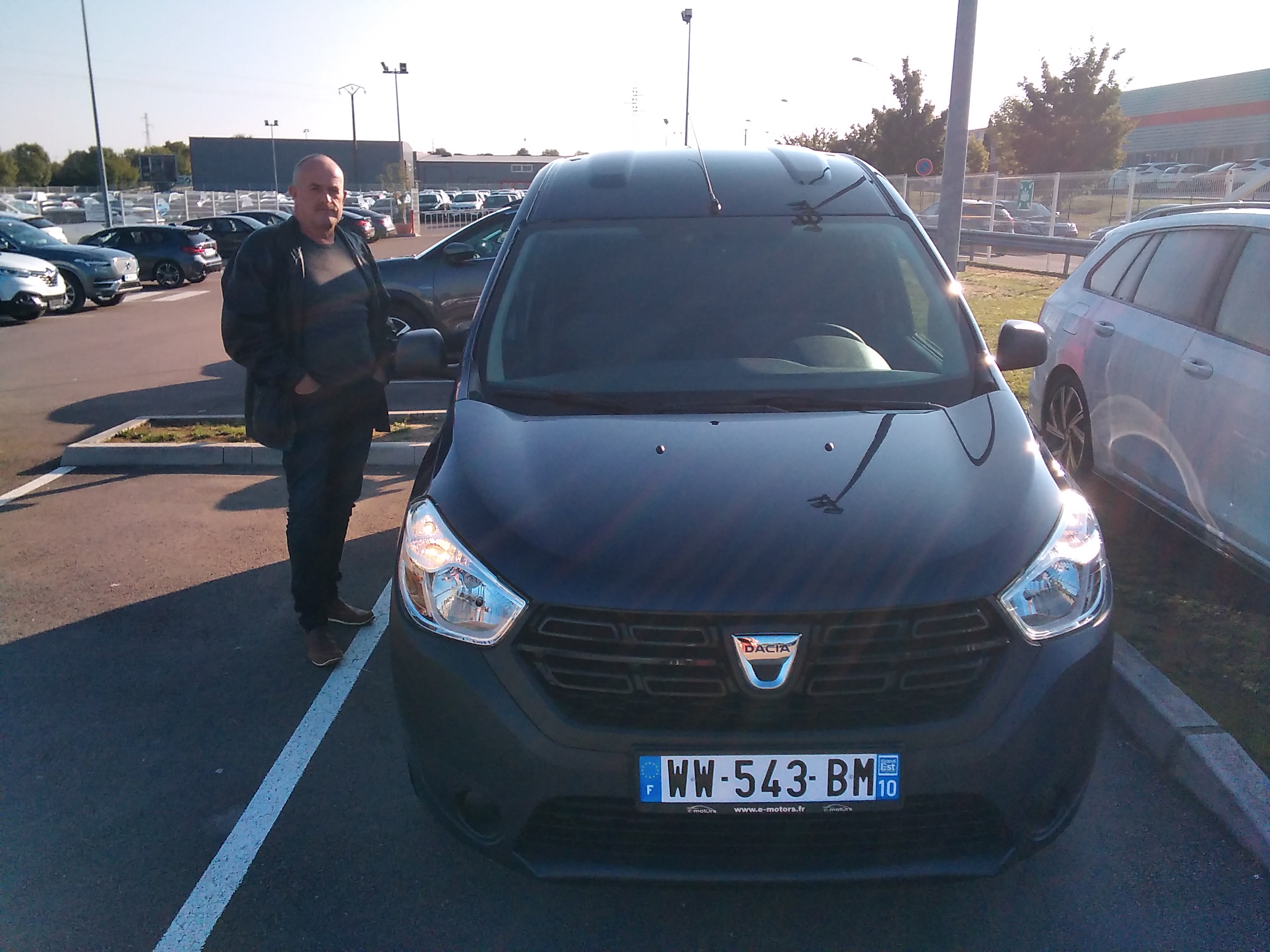 Avis-mandataire-auto-Emotors-Dacia-Dokker-van-Ambiance-bluedci-95.