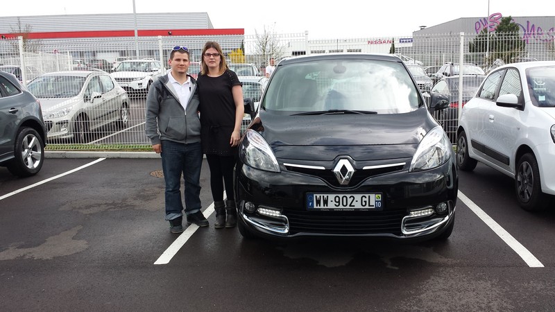 Avis-mandataire-auto-Emotors--Renault-scenic-iii-bose-dci-130-energy-.