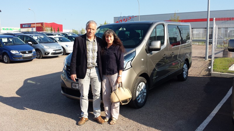 Avis-mandataire-auto-Emotors--Renault-trafic-combi-intens-dci-125-energy-9places-plus-hayon-.