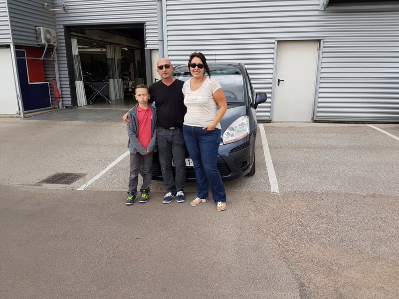 Avis-mandataire-auto-Emotors-Citroen-C4-picasso-Pack-ambiance-hdi-110-bmp.