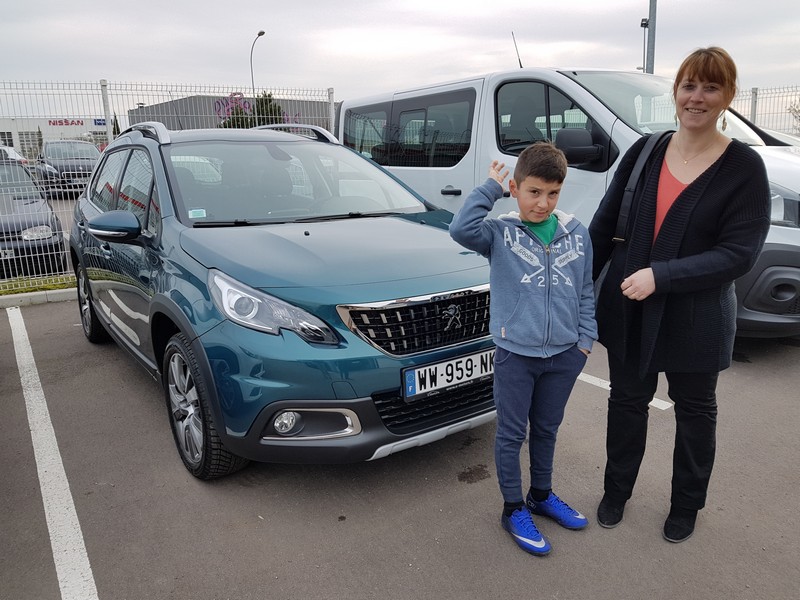 Avis-mandataire-auto-Emotors-Peugeot-2008-Allure-bluehdi-120-plus-jantes-17-plus-grip-control.