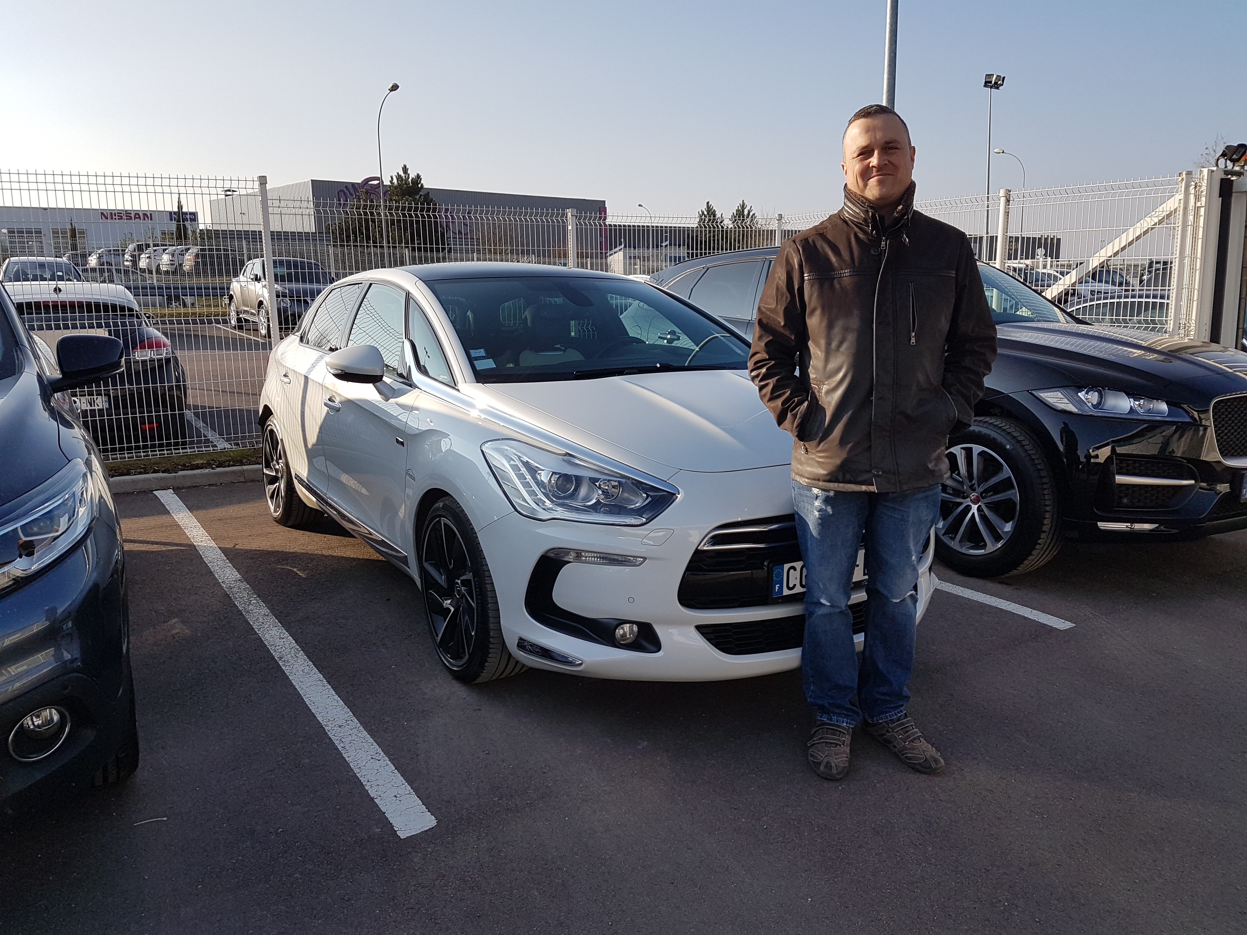 Avis-mandataire-auto-Emotors-Citroen-Ds5-Sport-chic-hybrid4-bmp-4x4-plus-ja-19.