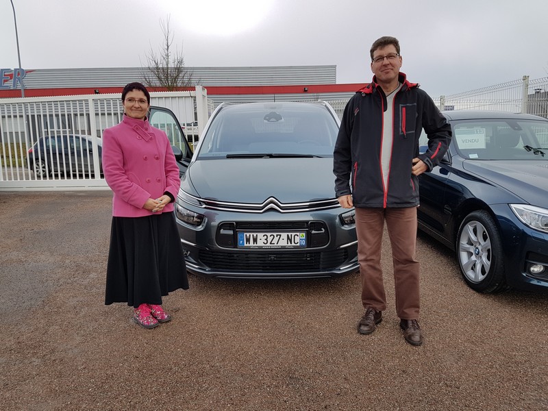 Avis-mandataire-auto-Emotors-Citroen-Grand-c4-picasso-Shine-bluehdi-150-s-s-eat6.