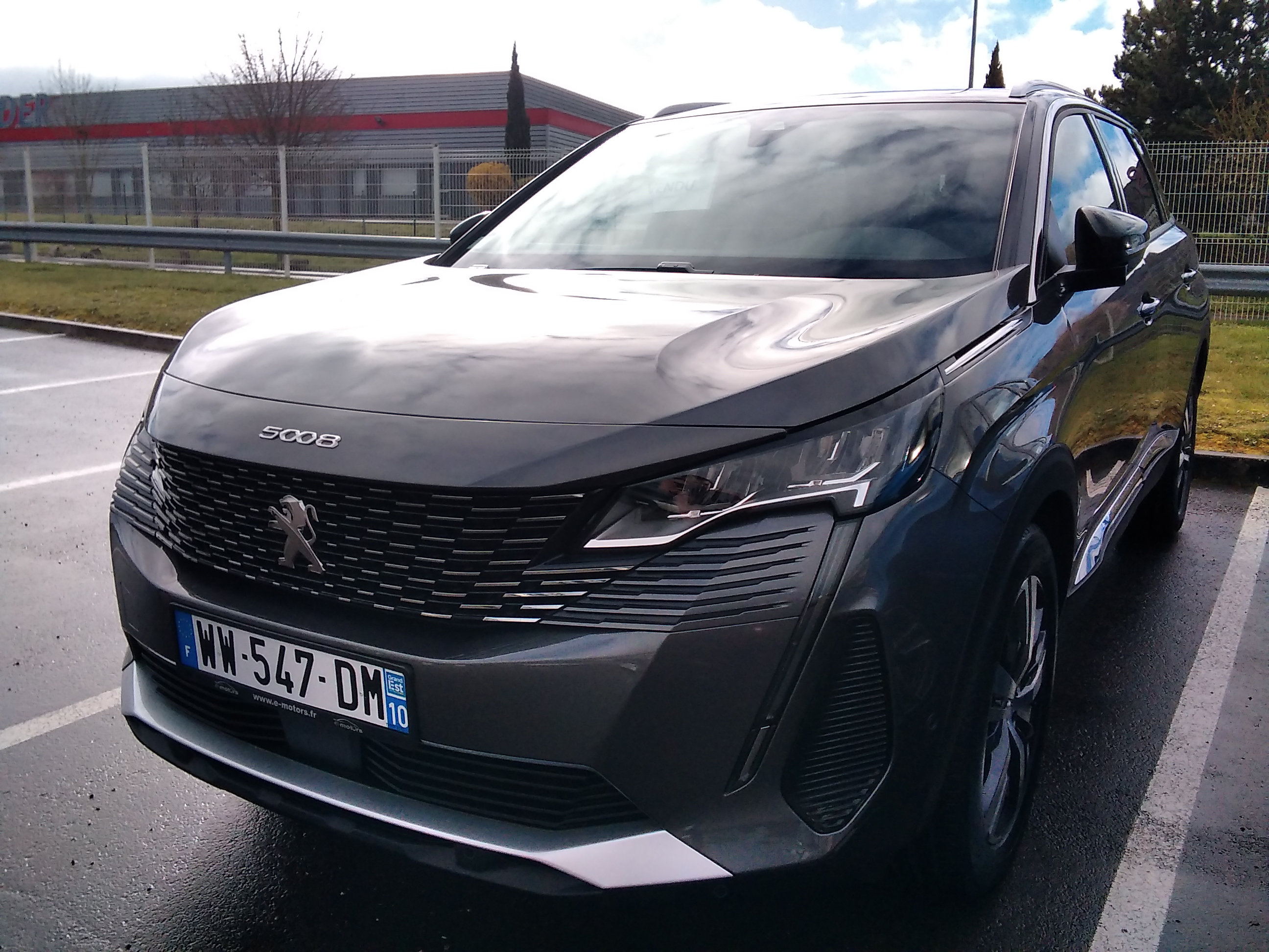 Avis-mandataire-auto-Emotors-Peugeot-5008-Puretech-130-eat8-allure-pack-plus-cam.