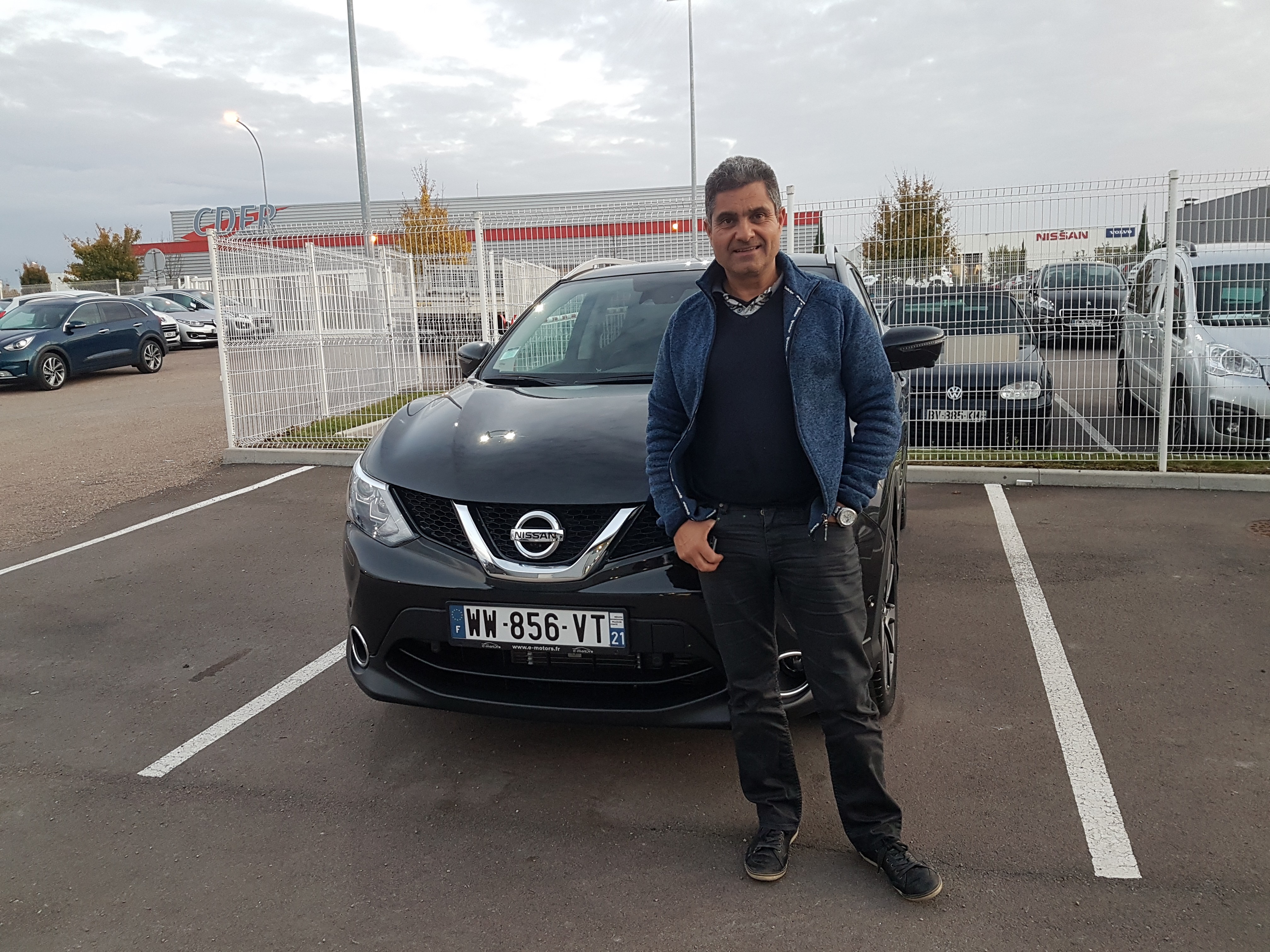 Avis-mandataire-auto-Emotors-Nissan-Qashqai-Tekna-dci-130-xtronic-4x2-plus-toit-panoramique.