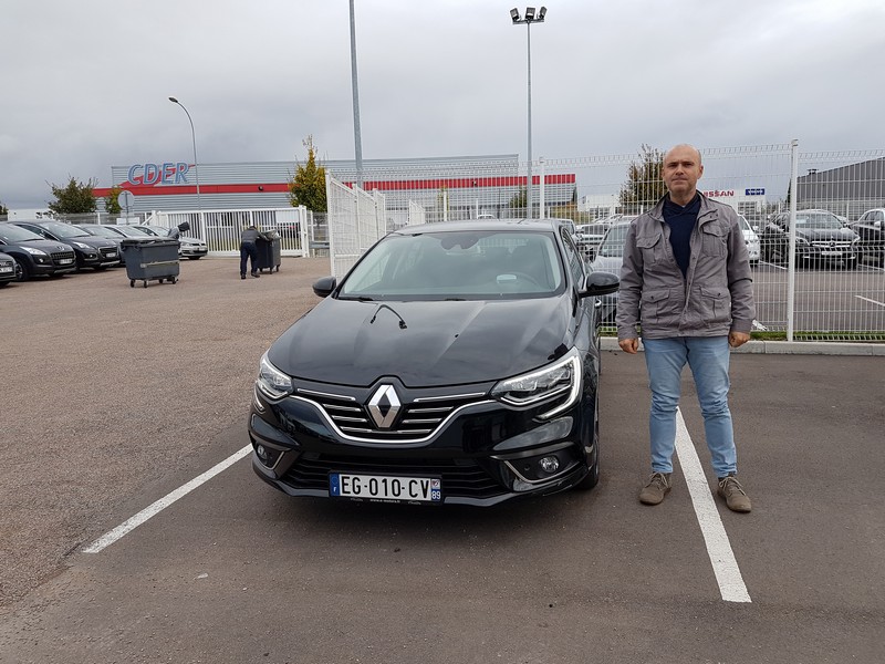 Avis-mandataire-auto-Emotors-Renault-Megane-iv-berline-M-gane-iv-berline-intens-sur-quip-dci-130-energy-plus-cuir-bose.
