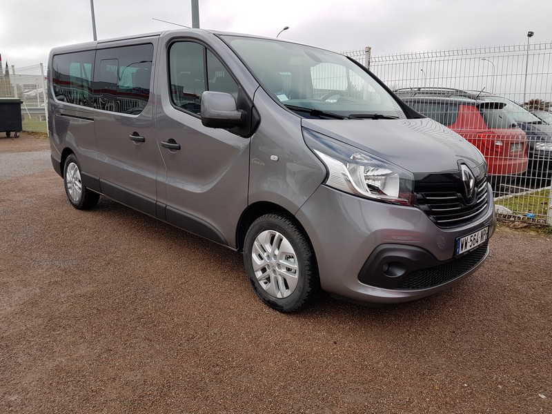 Avis-mandataire-auto-Emotors-Renault-Trafic-combi-Grand-intens-dci-125-energy-8places-plus-hayon.