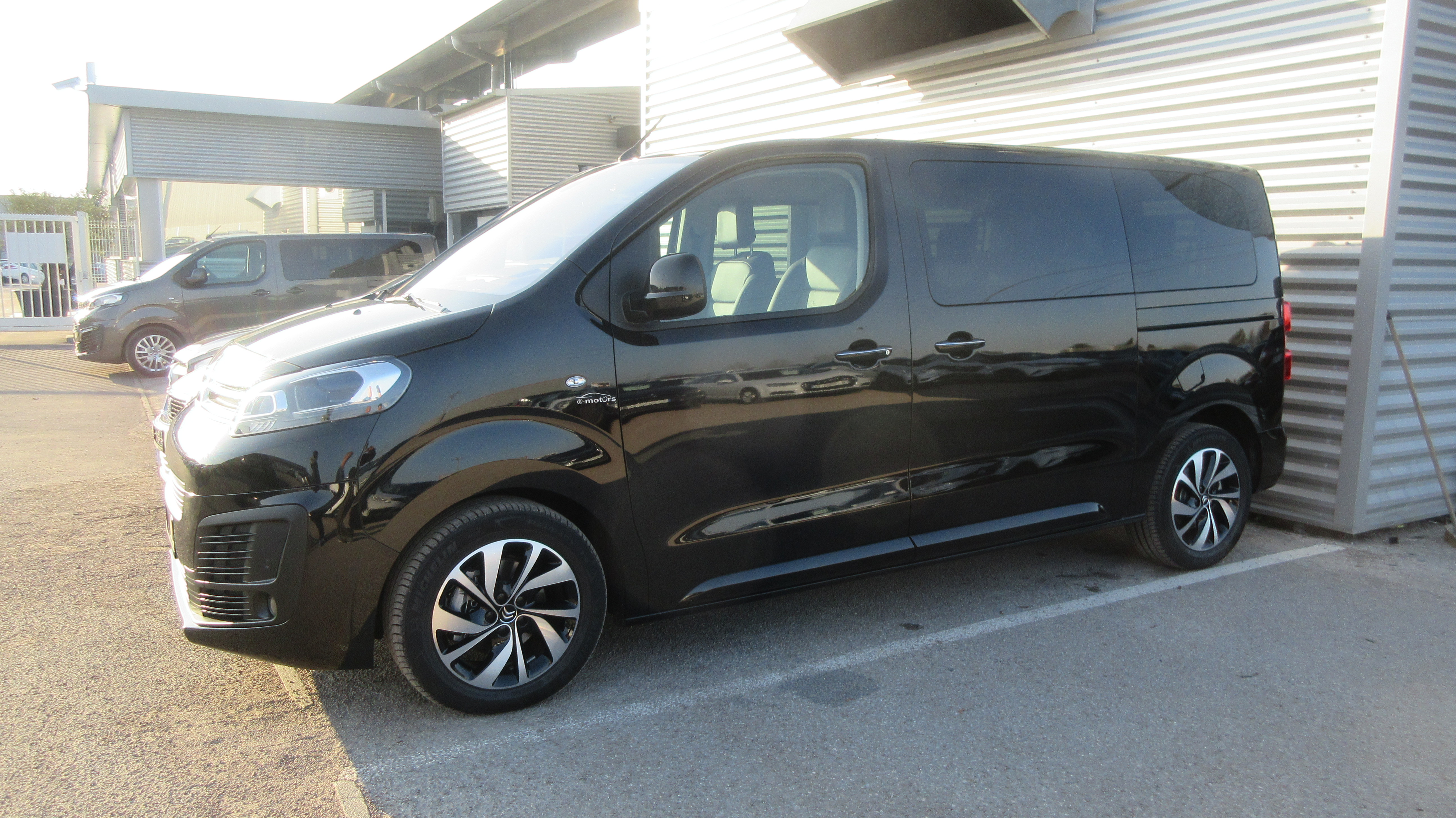 Avis-mandataire-auto-Emotors-Citroen-Spacetourer-Shine-m-bluehdi-180-s-s-eat8.