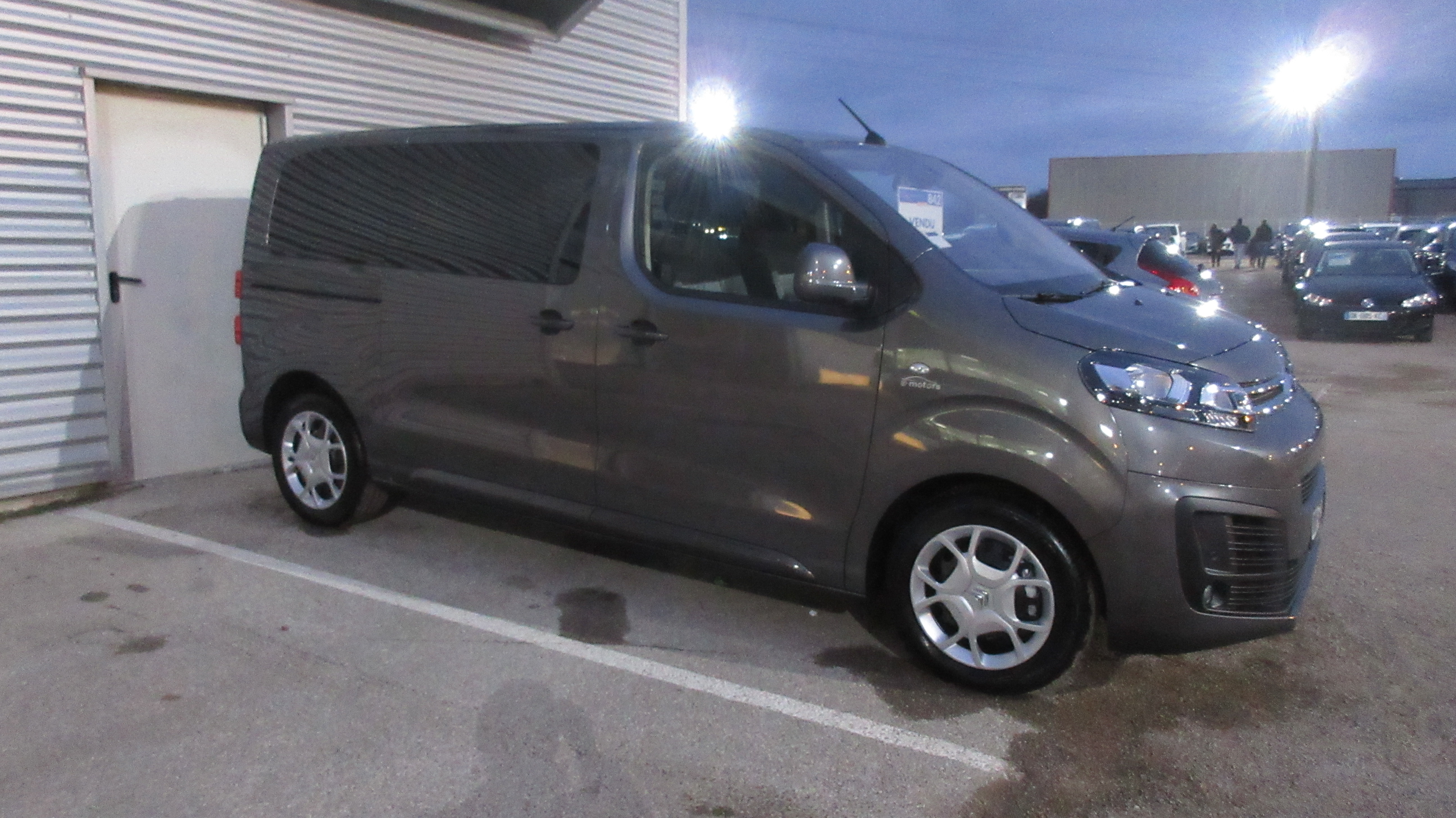 Avis-mandataire-auto-Emotors-Citroen-Spacetourer-Feel-m-bluehdi-150-s-s-plus-gps-cam-ra.
