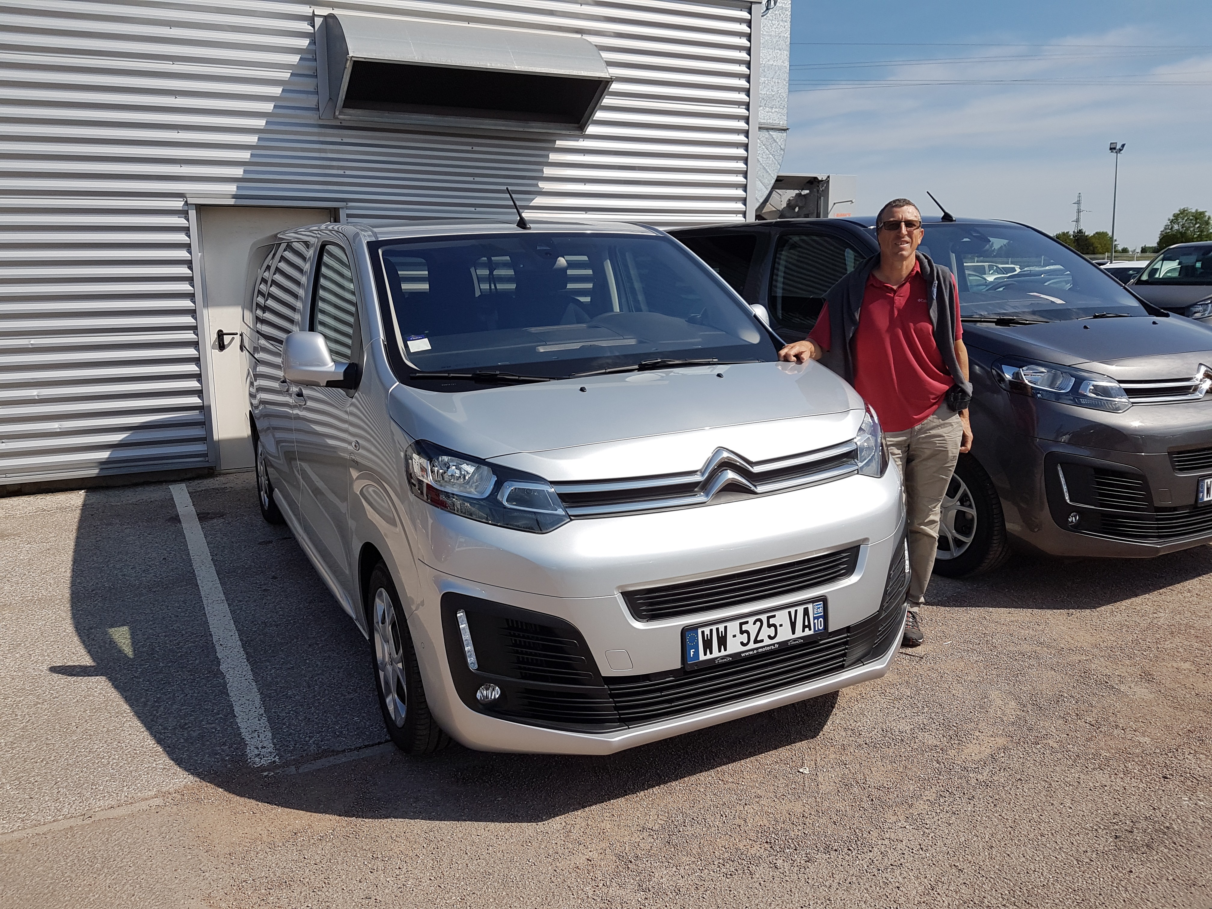 Avis-mandataire-auto-Emotors-Citroen-Spacetourer-Xl-business-bluehdi-180-s-s-eat6-plus-gps.