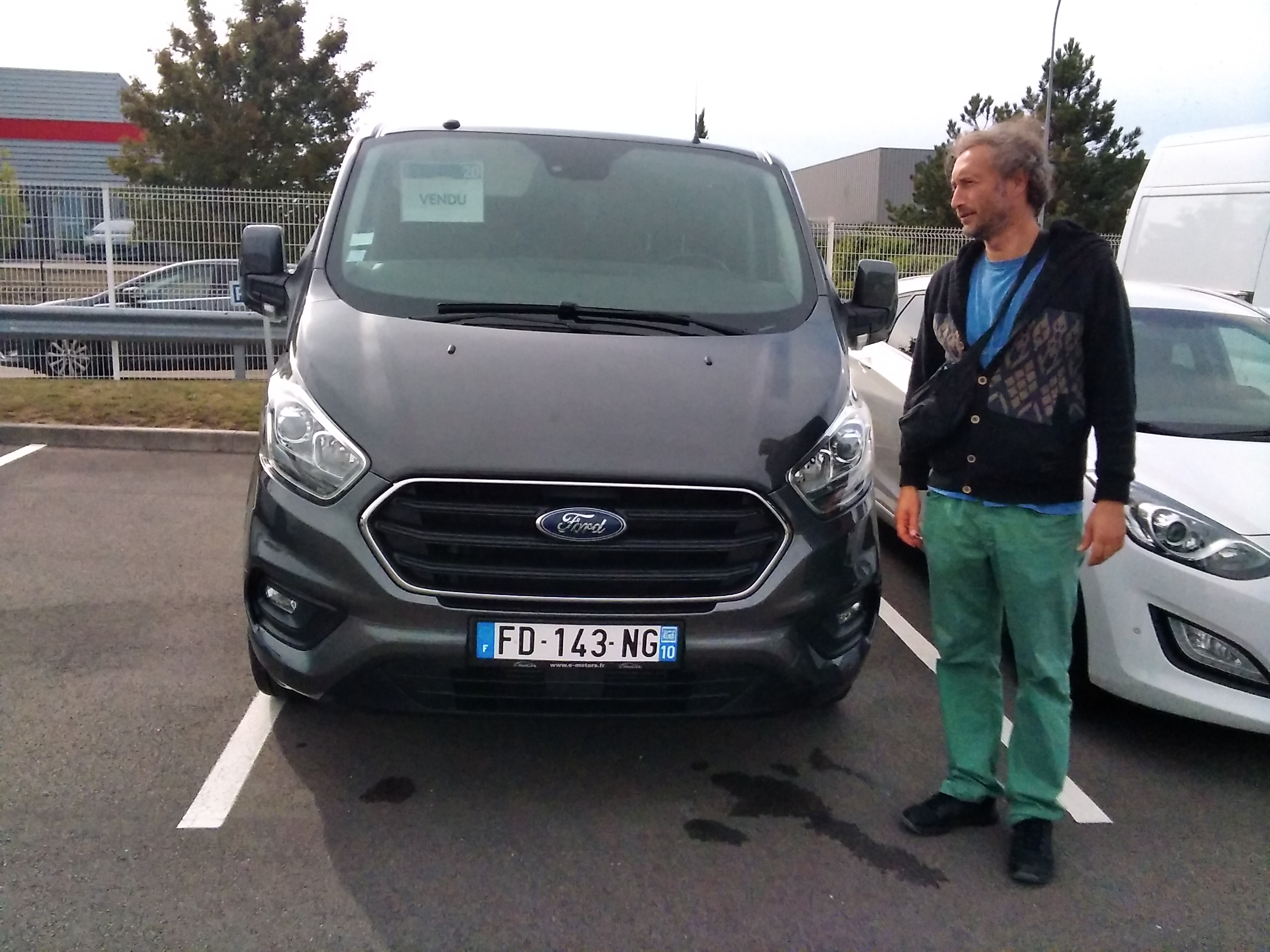 Avis-mandataire-auto-Emotors-Ford-Transit-custom-cabine-approfondie-Transit-custom-ca-320-l2h1-2-0-ecoblue-130-ambiente.