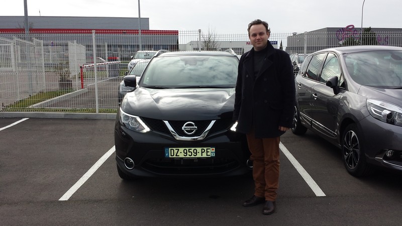 Avis-mandataire-auto-Emotors--Nissan-qashqai-tekna-dig-t-115-xtronic-4x2-plus-toit-vitr-.